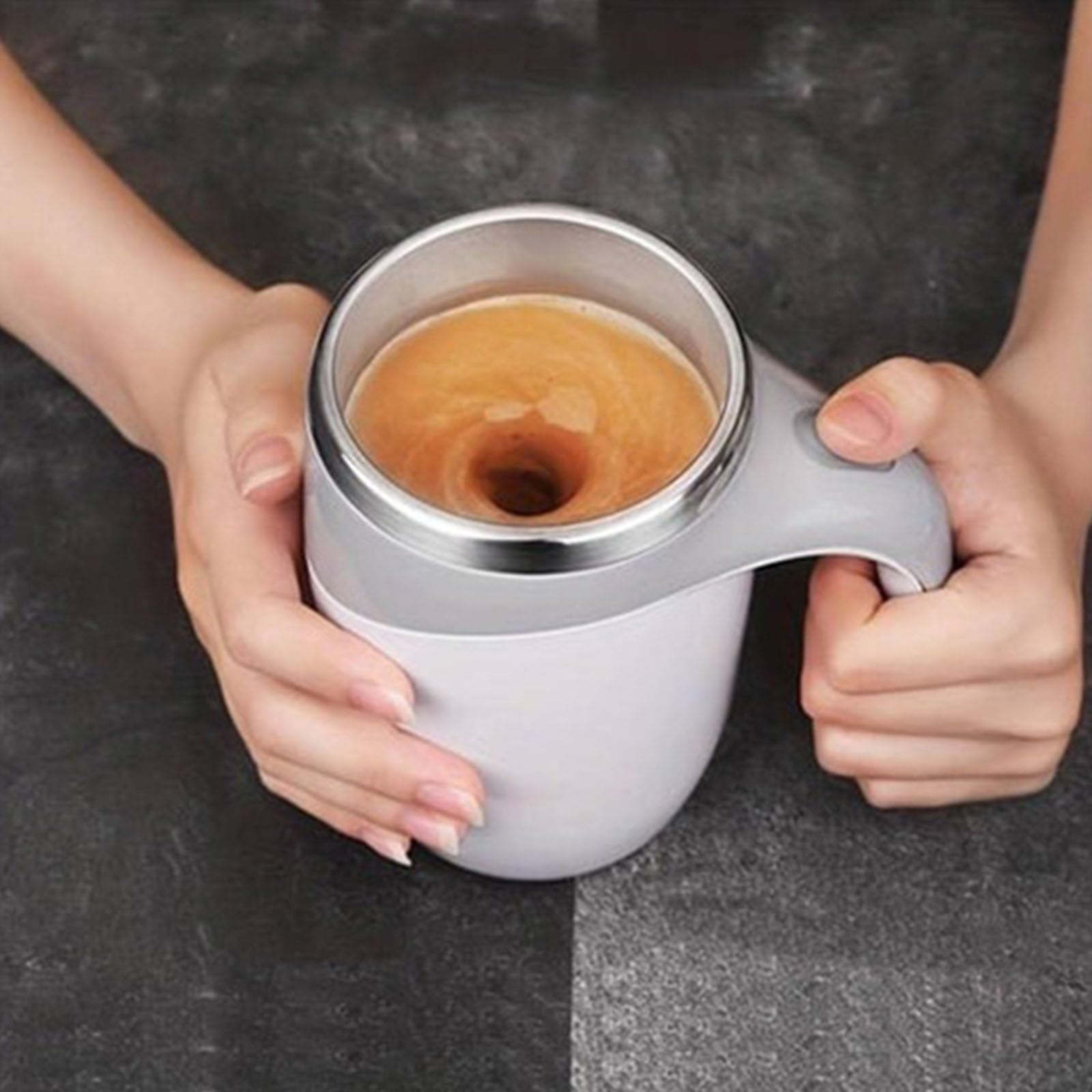 Self-Stirring Coffee Mug with Magnetic Technology - Automatic Stirring Travel Mug for Office, Home & Camping - White Insulated Coffee Cup with Lid (Perfect for Hot Drinks, Tea & Instant Coffee)