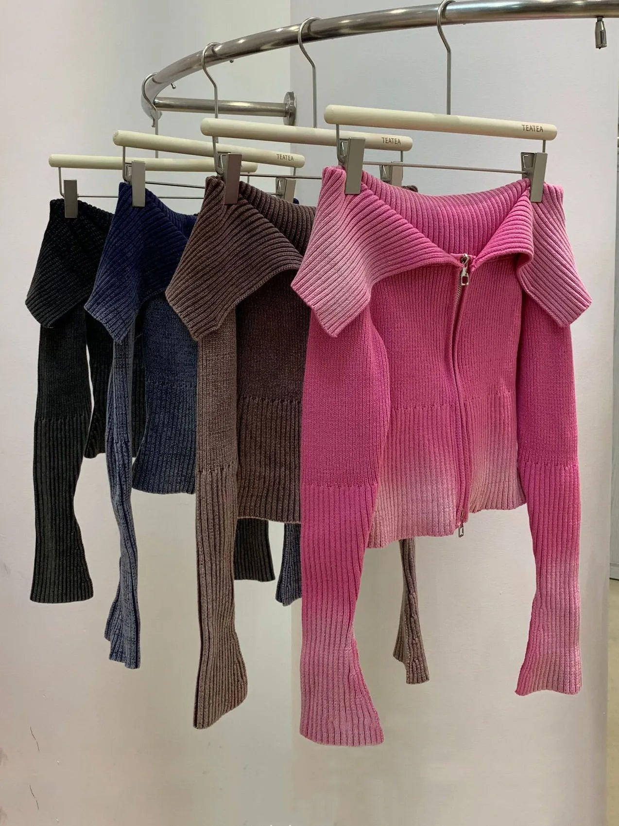 Y2K Knitted Women's Cardigan Sweater - Slim Fit Cropped Top with Turn-Down Collar & Double Zippers | Fall Fashion for Casual Outfits, Date Nights & Streetwear Looks