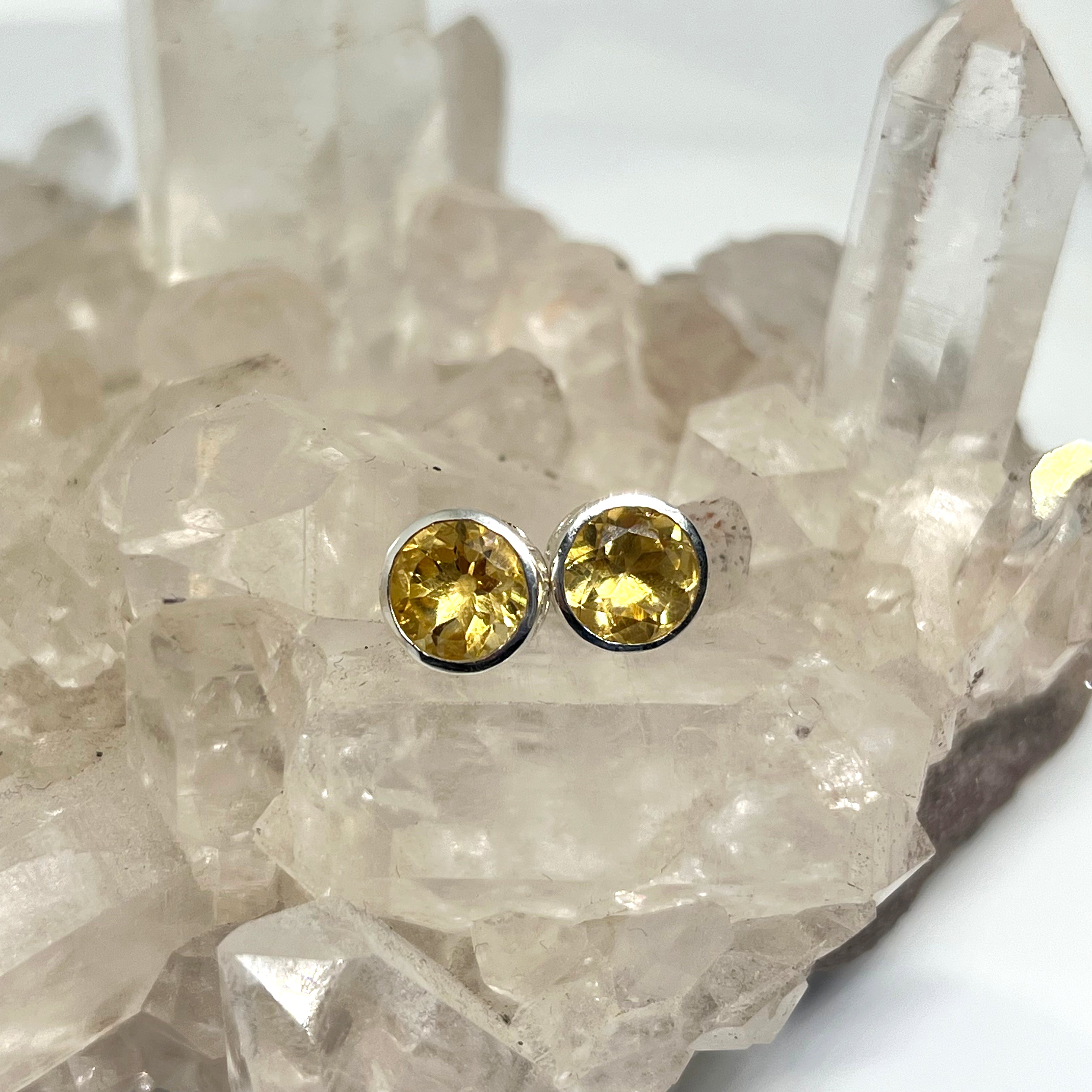 7mm Round Faceted Gemstone Stud Earrings - Decorative Bezel Set for Women, Hypoallergenic Jewelry - Perfect for Daily Wear, Parties & Special Occasions