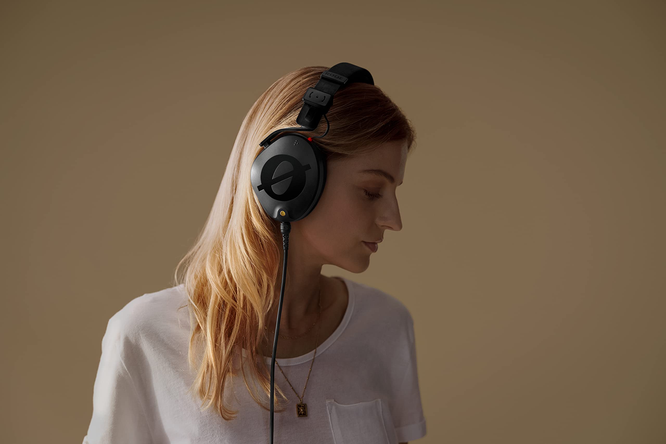 RØDE NTH-100 Professional Over-Ear Studio Headphones for Content Creators - Perfect for Music Production, Podcasting, Audio Mixing & Recording - Premium Sound Isolation for Home & Studio Use (Black)