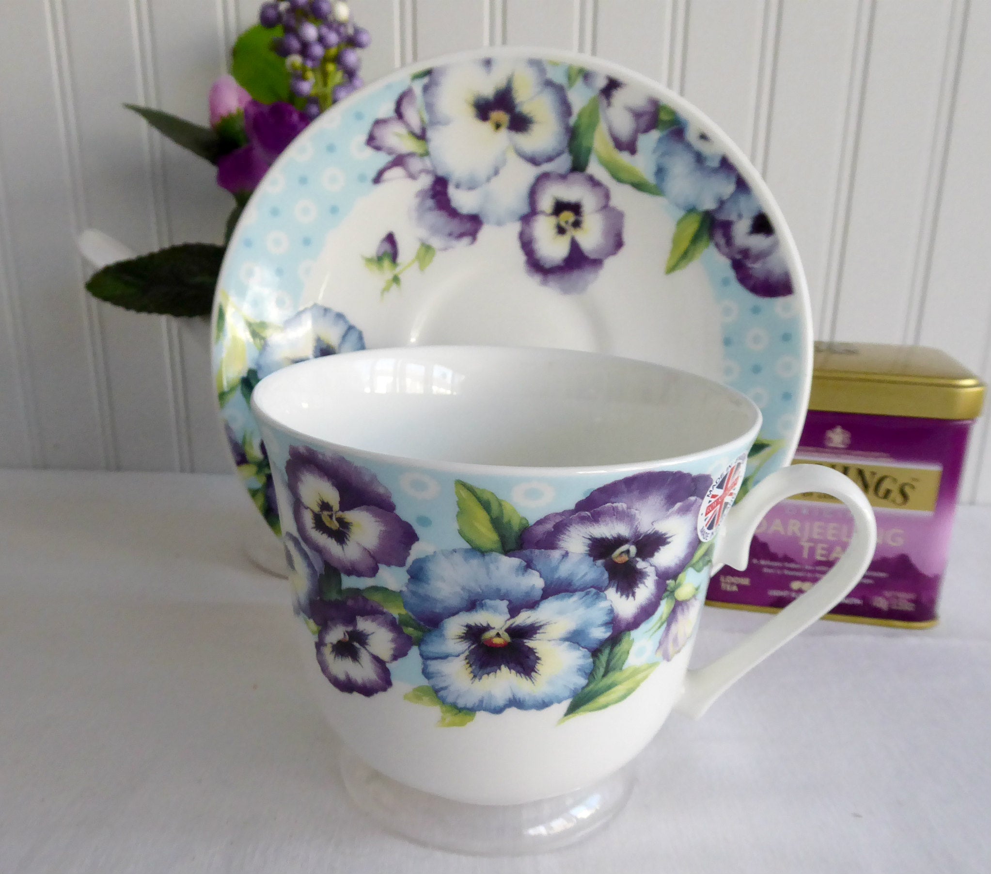 Roy Kirkham Blue Purple Pansies Bone China Breakfast Cup and Saucer Set - Elegant Floral Tea Cup for Morning Coffee, English Tea, or Gift Giving