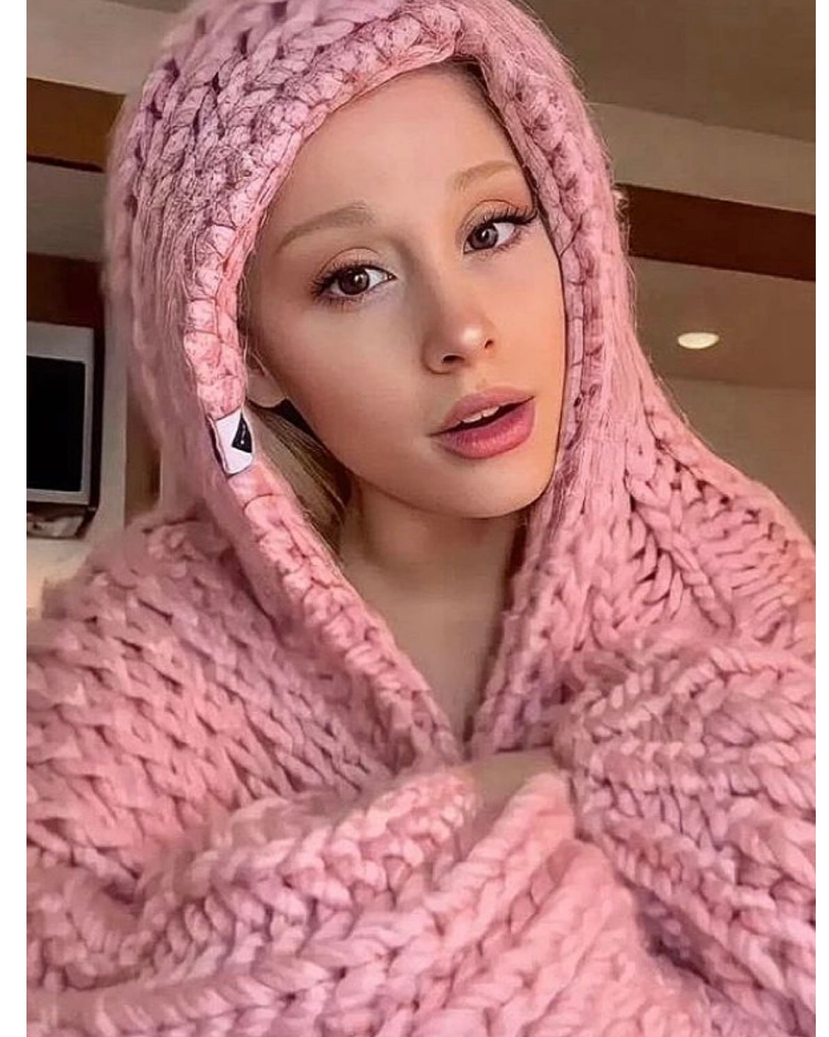 Stylish Hooded Chunky Cardigan for Women - Cozy Oversized Knit Sweater | Perfect for Fall, Winter & Casual Outfits