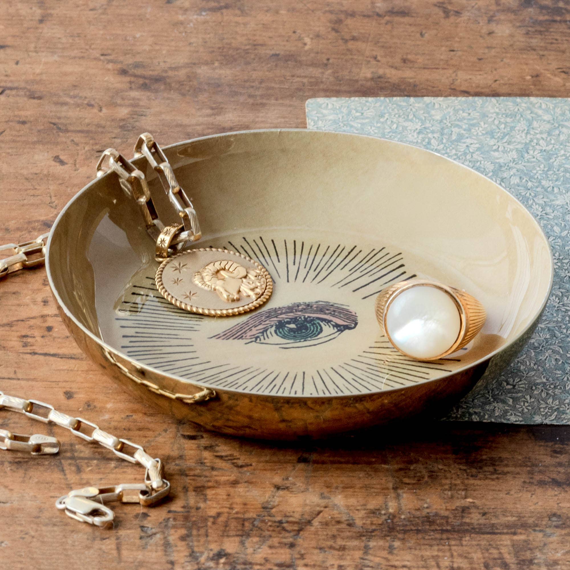 Enamel Trinket Dish with Eye Design - Elegant Jewelry Tray for Rings, Earrings & Small Accessories - Perfect for Vanity, Dresser & Gift Giving