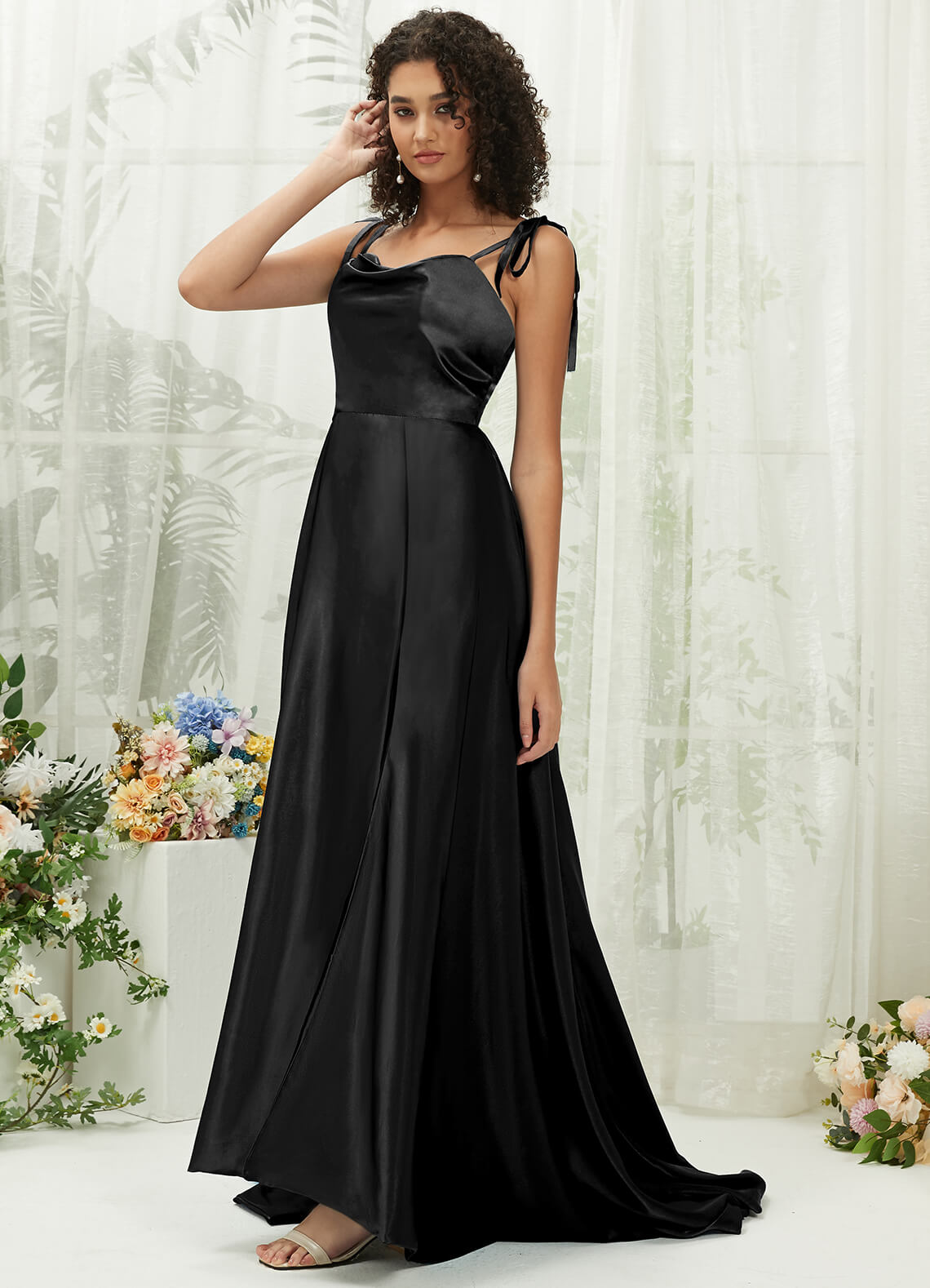 Elegant Black Satin Sweetheart Neckline Formal Gown with Adjustable Straps and Hidden Pocket - Perfect for Prom, Evening Gala, and Special Occasions