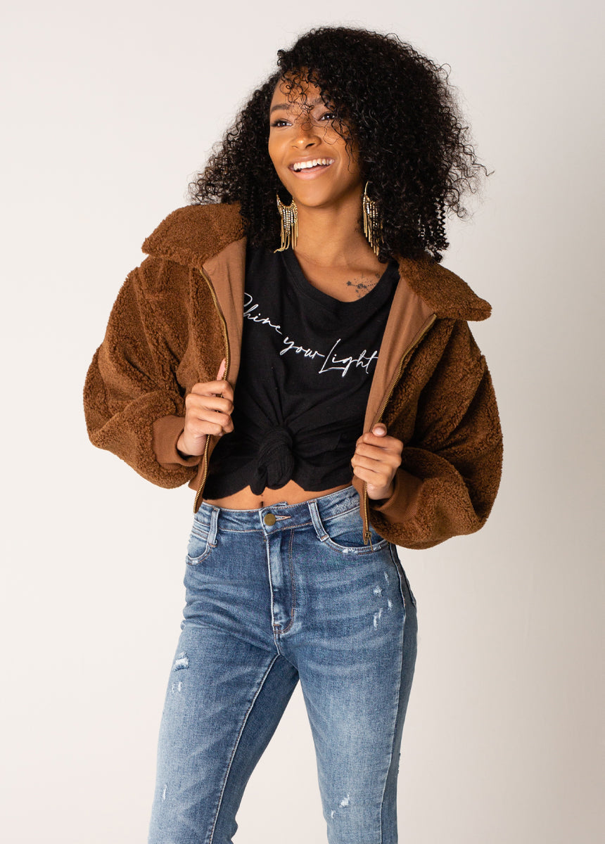 Premium Brown Leather Jacket for Men & Women - Stylish & Durable Outerwear for Fall, Winter & Outdoor Adventures