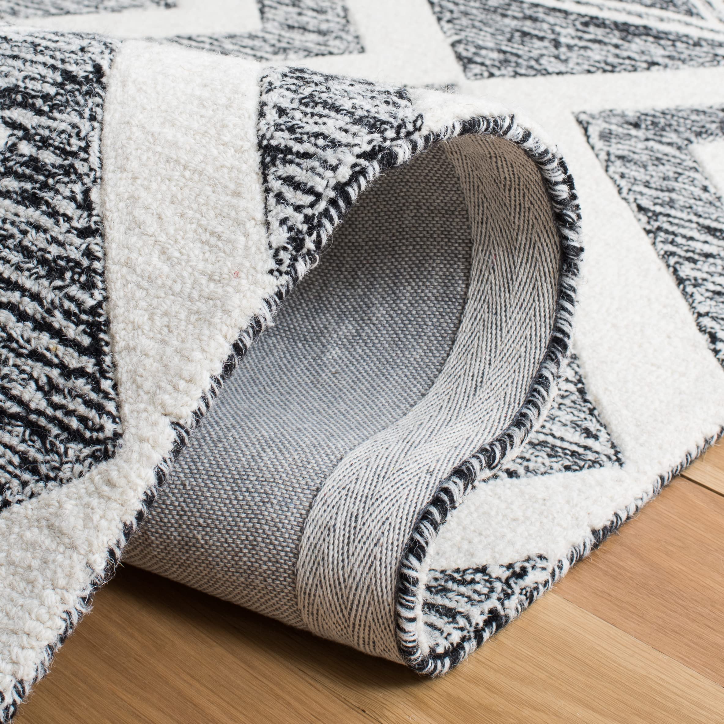 Safavieh Metro Collection 5' x 8' Ivory Black MET254A Handmade Premium Wool Area Rug for Living Room, Dining Room, Bedroom - Soft & Durable Floor Decor for Home, Office, and High-Traffic Areas