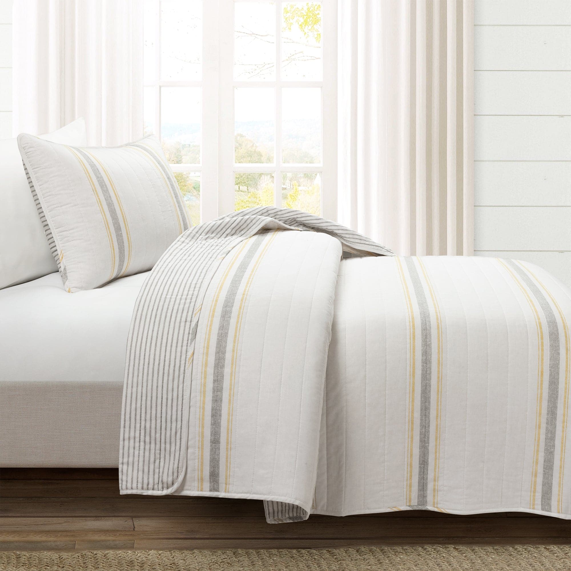 Farmhouse Stripe Reversible Cotton Quilt Set - Queen Size Bedding with Matching Pillow Shams - Soft & Breathable Comforter for Cozy Bedroom Decor - Perfect for Guest Rooms, Master Bedrooms & Airbnb Stays