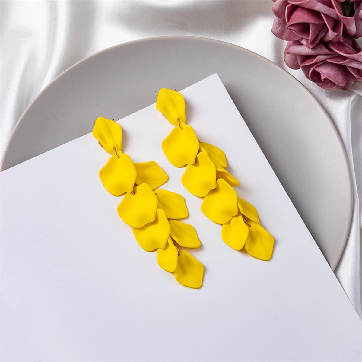 XYAYOU Acrylic Petal Dangle Earrings for Women - Long Drop Rose Flower Boho Fashion Earrings | Elegant Party, Wedding, Date Night & Special Occasion Accessories