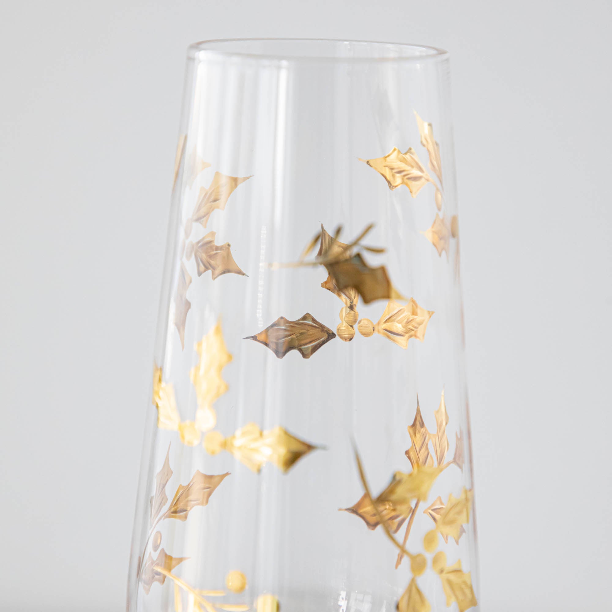 Elegant Gold Holly Etched Glassware Set - Premium Holiday Drinkware for Christmas Parties, Home Decor & Gift Giving