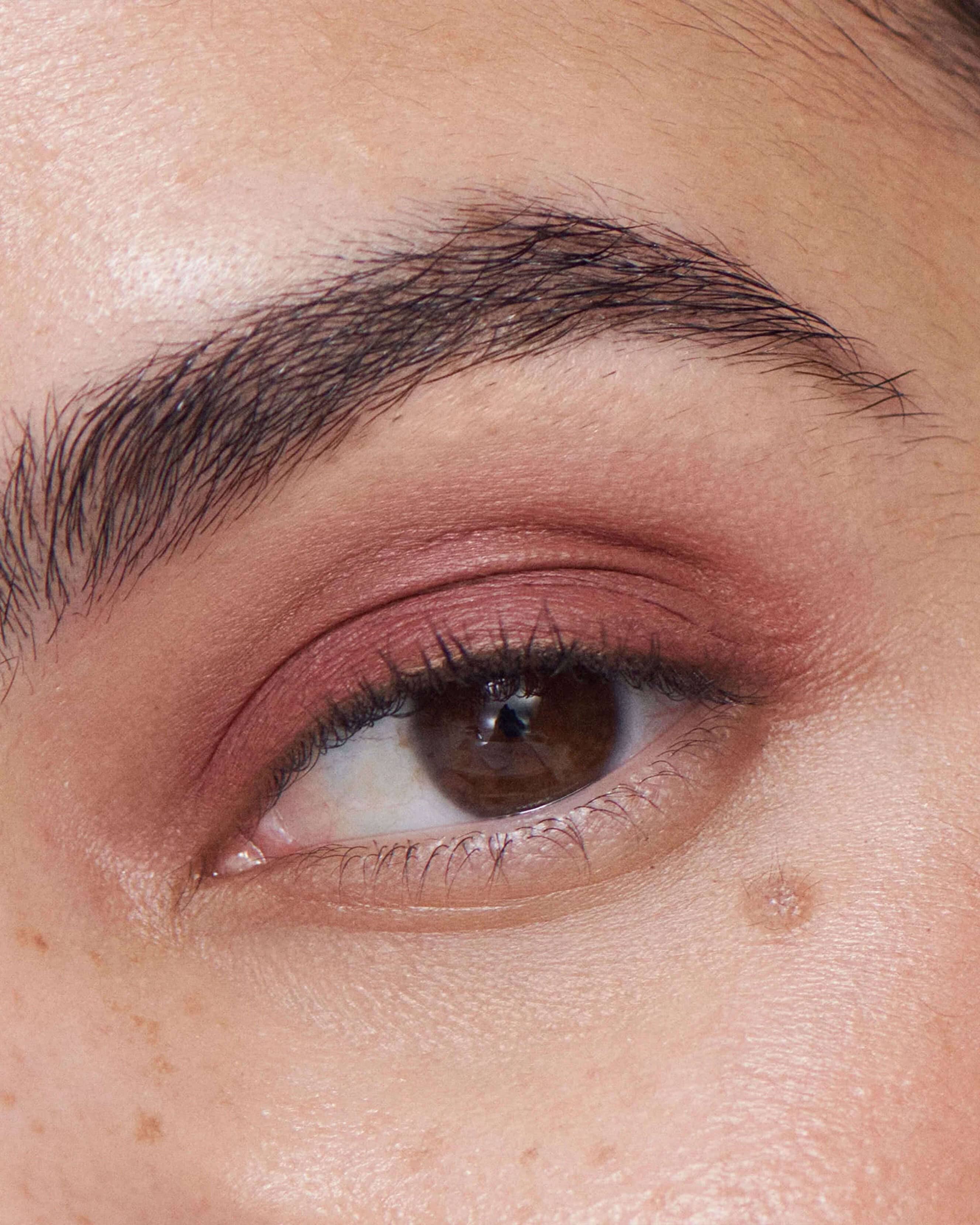 Long-Lasting Liquid Powder Matte Eye Tint - Waterproof Smudge-Proof Eyeshadow for Day & Night Makeup | Perfect for Parties, Weddings & Everyday Wear