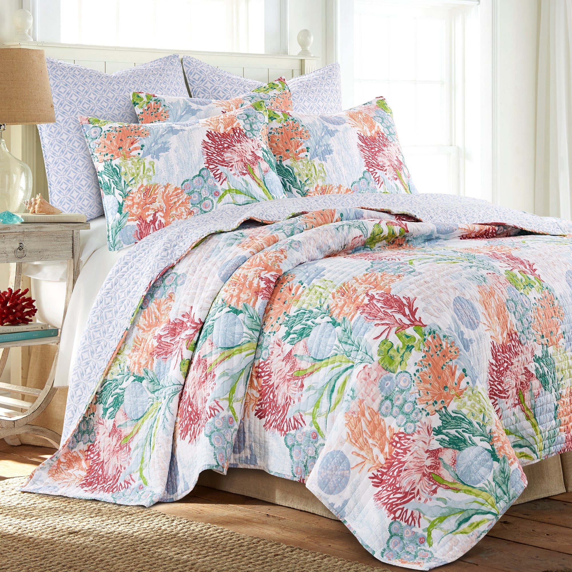 Sunset Bay Quilt Set - Queen Size Bedding with Coastal Design - Perfect for Beach House Decor & Cozy Bedroom Retreat