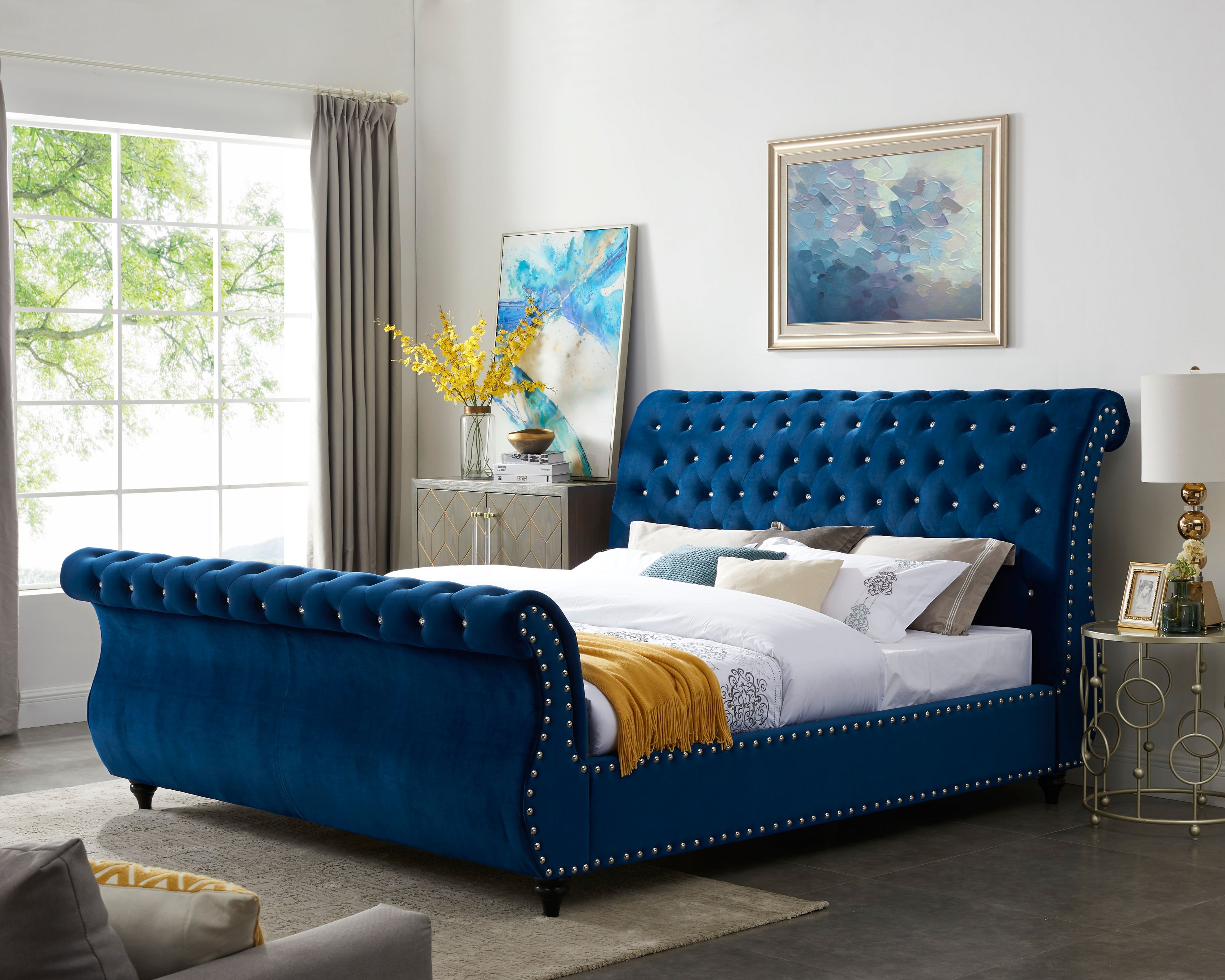 Roundhill Furniture Evora Velvet Upholstered Crystal Button Tufted Sleigh Bed - Queen Size Blue Velvet Bed Frame for Luxurious Bedroom Decor | Perfect for Master Bedrooms, Guest Rooms & Modern Apartments