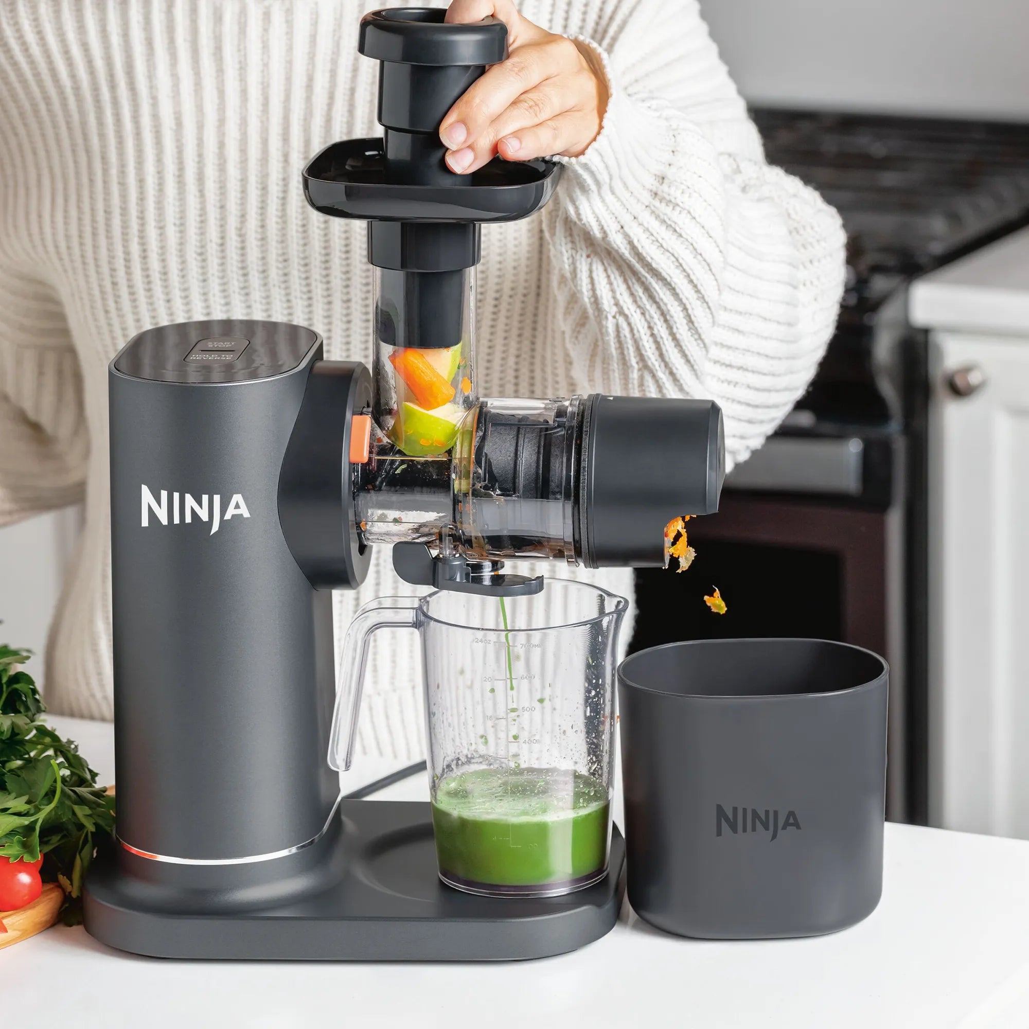 Ninja NeverClog Cold Press Juicer - Slow Masticating Juicer for Fruits & Vegetables - Quiet Operation & Easy Clean - Perfect for Healthy Juices & Smoothies at Home or Gym
