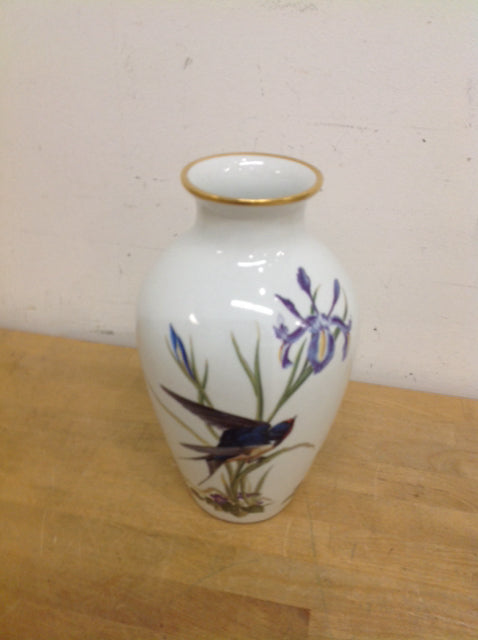 Franklin Mint Porcelain Bird Vase - 11