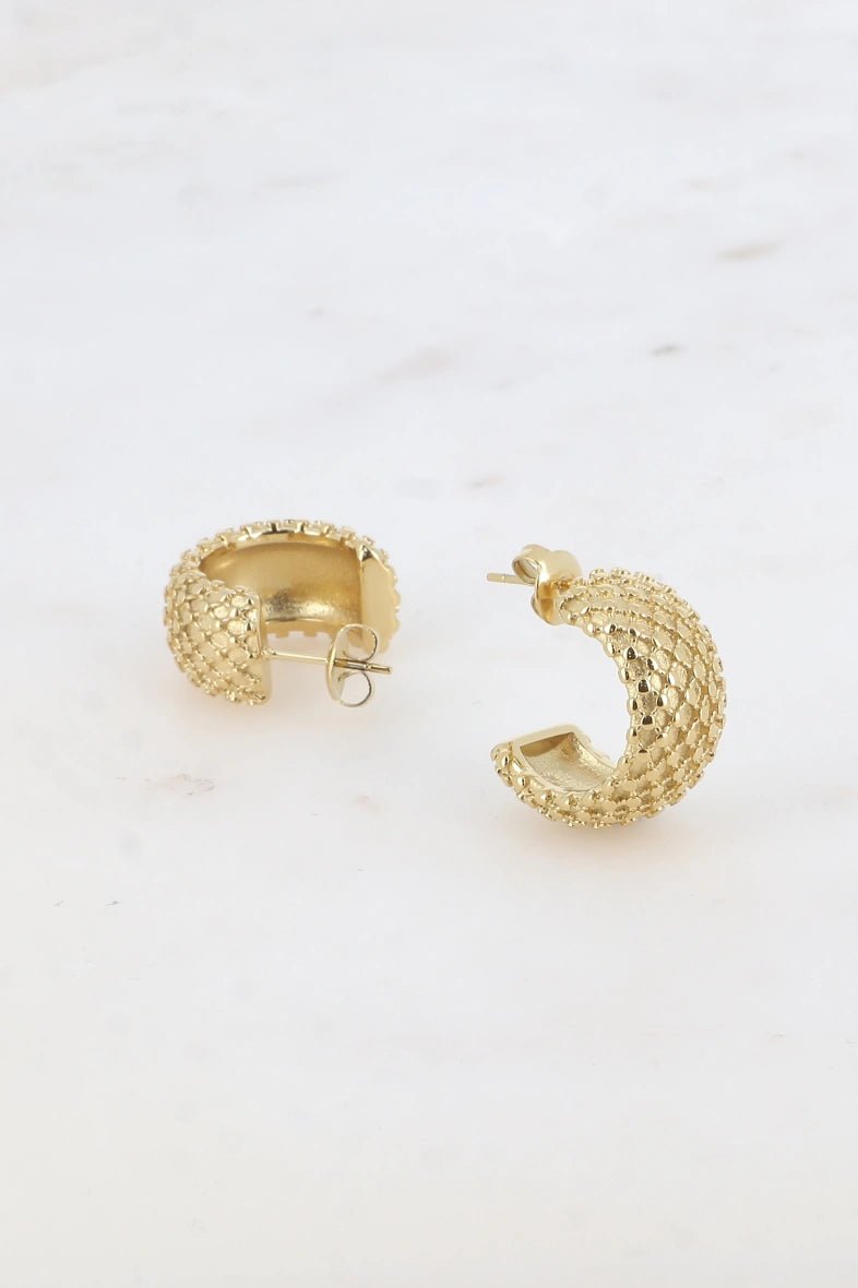 Textured Checkered Mesh Creole Earrings – Elegant & Modern Fashion Jewelry for Women, Perfect for Parties, Weddings, and Everyday Wear