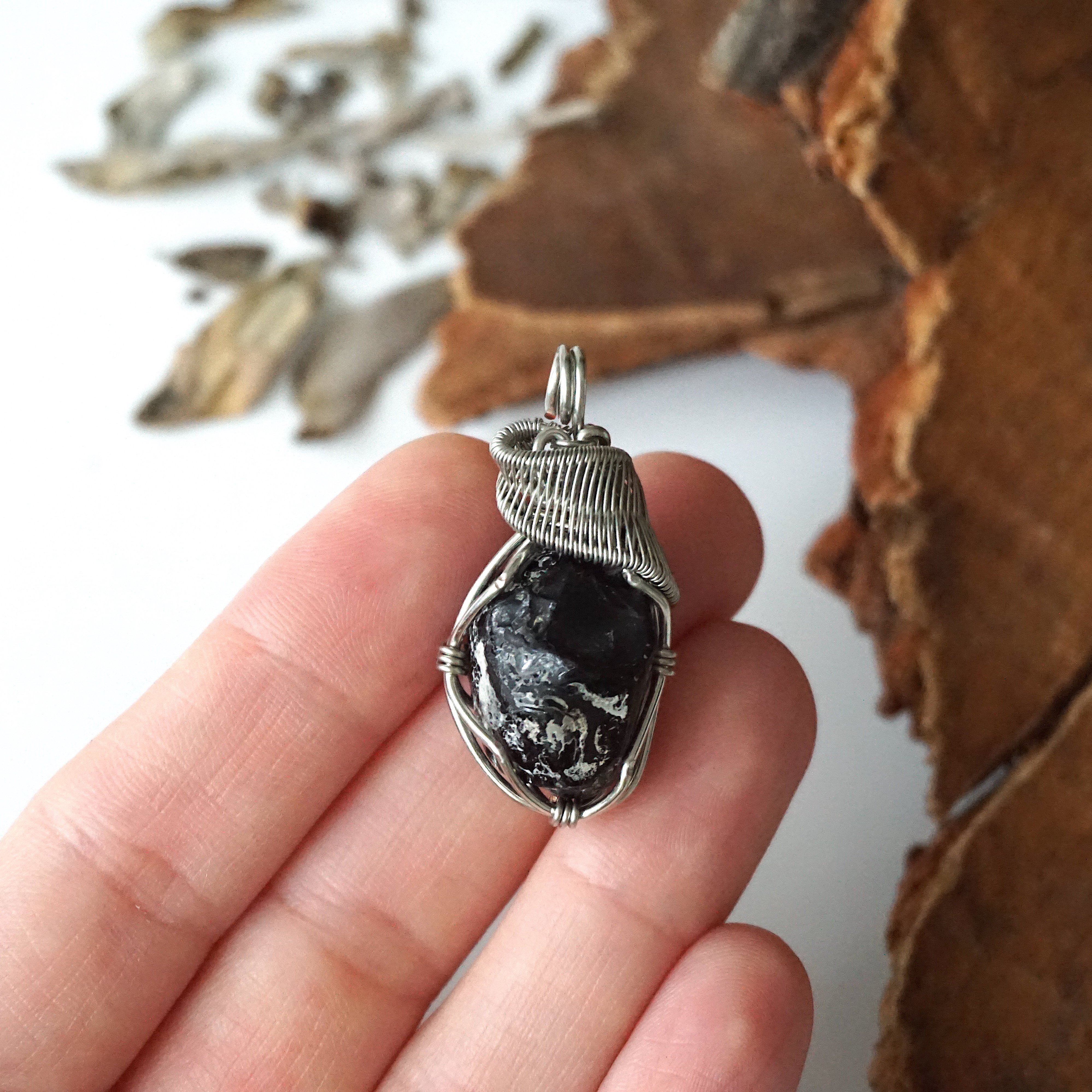 Black Obsidian Apache Tears Crystal Necklace – Natural Healing Stone Pendant for Protection & Stress Relief | Spiritual Jewelry Gift for Women & Men | Perfect for Meditation, Energy Work & Everyday Wear