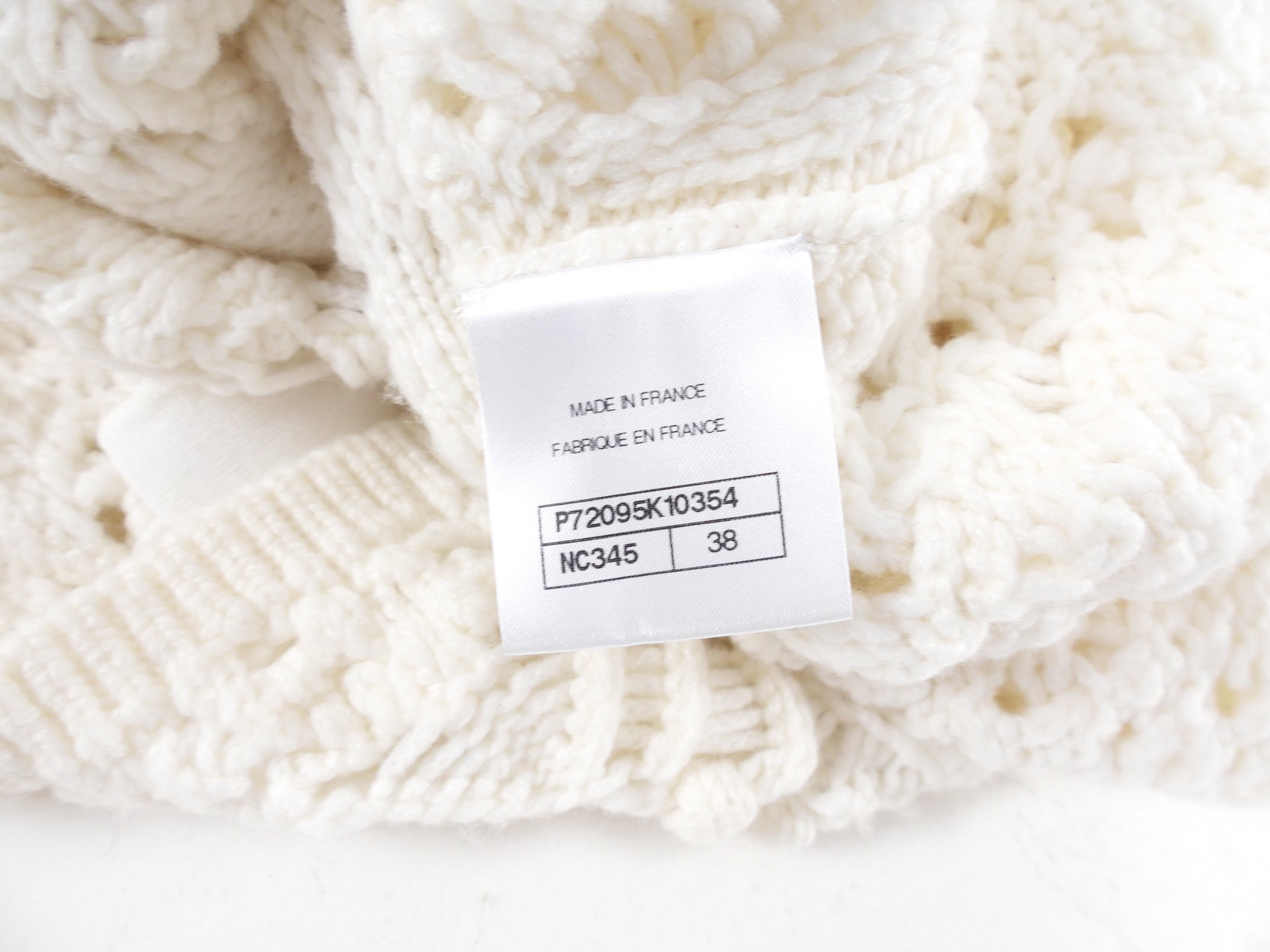 Chanel 22C Ivory Chunky Knit Cashmere Cardigan Sweater Women's Size FR38 - Luxury Winter Warm Pullover for Office & Casual Outfits