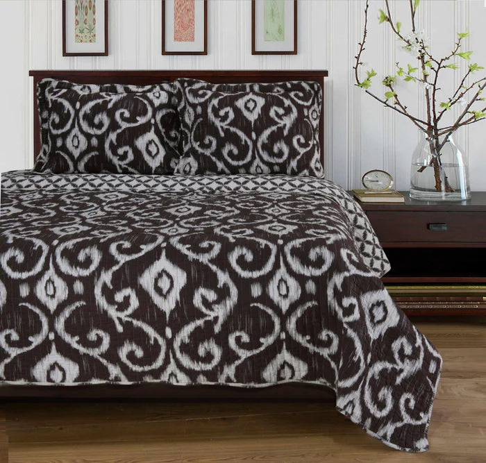 Cambridge Cotton Reversible Abstract Diamond Geometric Quilt Set - Queen Size Bedding with Matching Pillow Shams - Perfect for Modern Bedroom, Guest Room & Dorm Decor