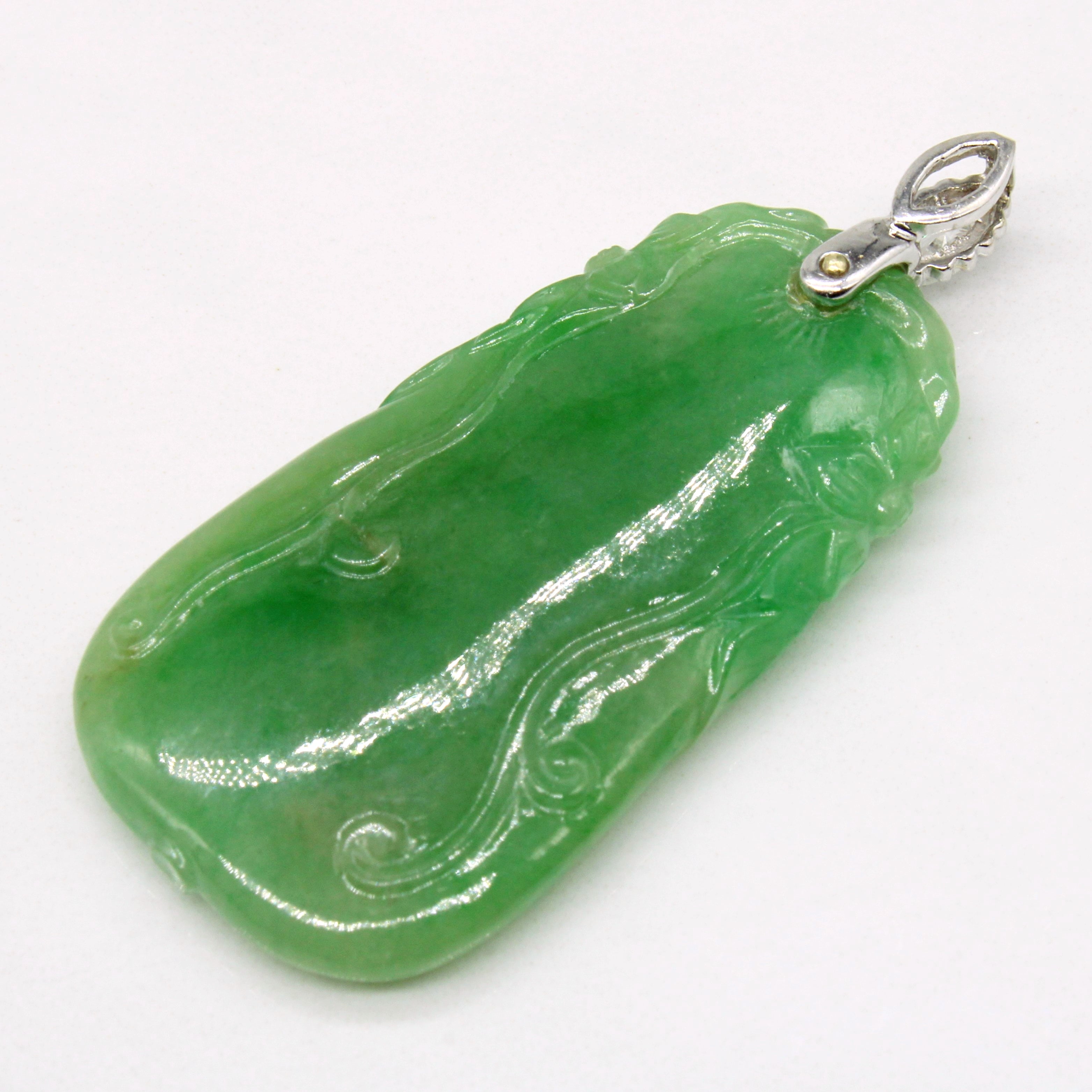 Exquisite 30.00ct Carved Jadeite & 0.12ct Diamond Pendant Necklace - Vintage Jewelry for Women - Perfect for Weddings, Anniversaries & Special Occasions