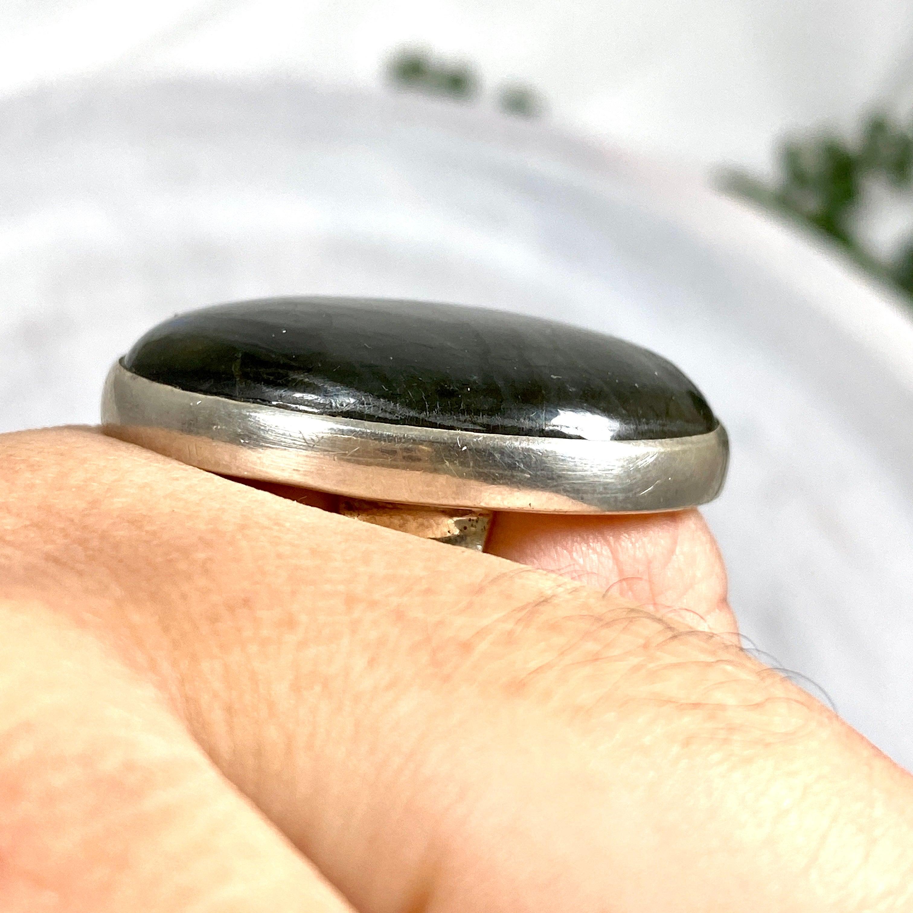 10K Gold Purple Labradorite Oval Ring for Women - Elegant Gemstone Jewelry for Everyday Wear & Special Occasions | KRGJ1001