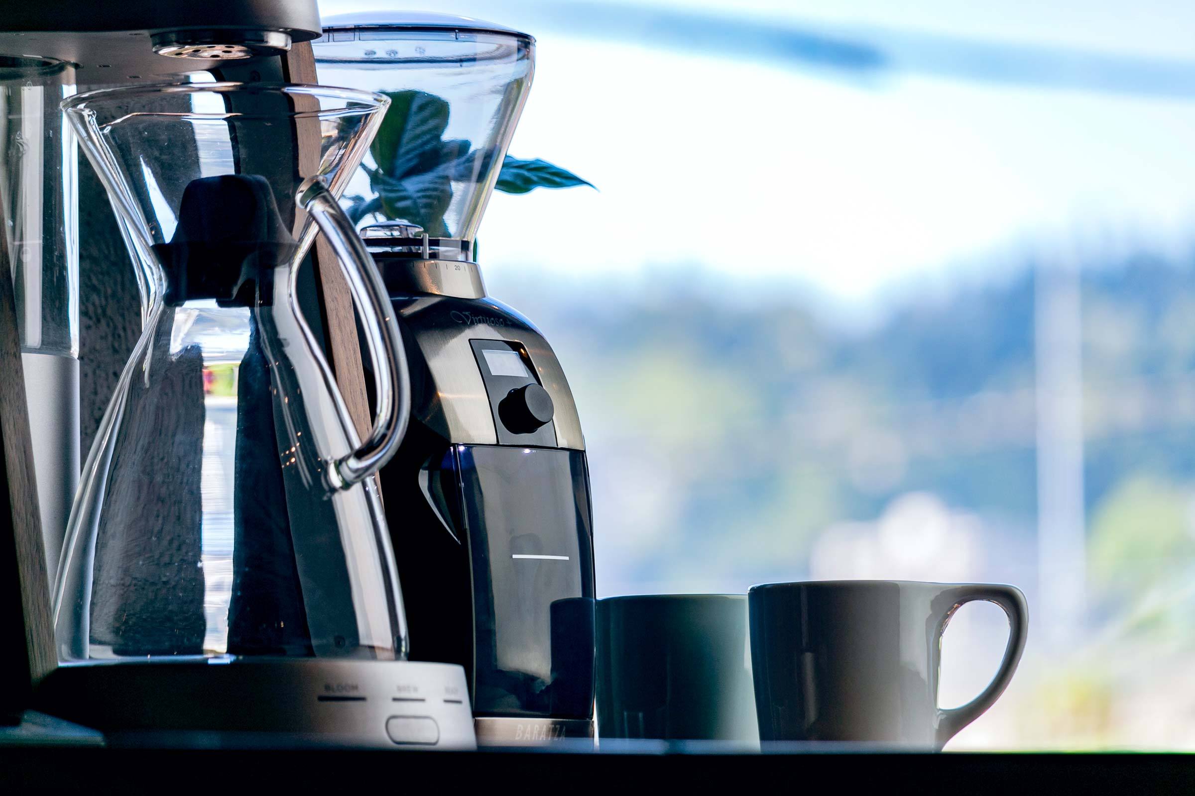 Baratza Virtuoso+ Conical Burr Coffee Grinder - Premium Espresso & Drip Coffee Maker for Home Baristas - Perfect for French Press, Pour Over & Cold Brew