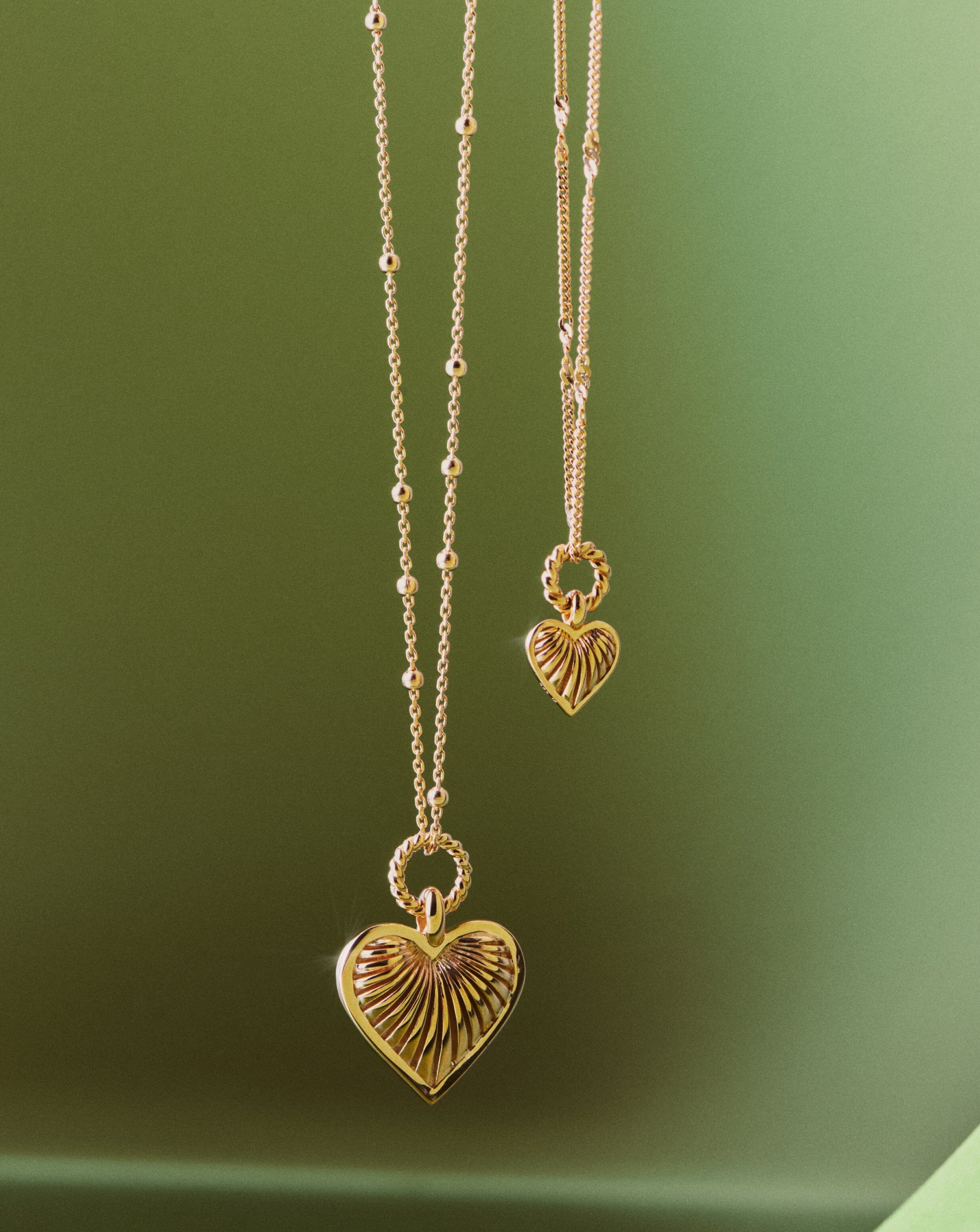 Mini Ridge Heart Charm Pendant Necklace for Women - Dainty Gold/Silver Layering Jewelry Gift for Valentine's Day, Anniversary & Everyday Wear