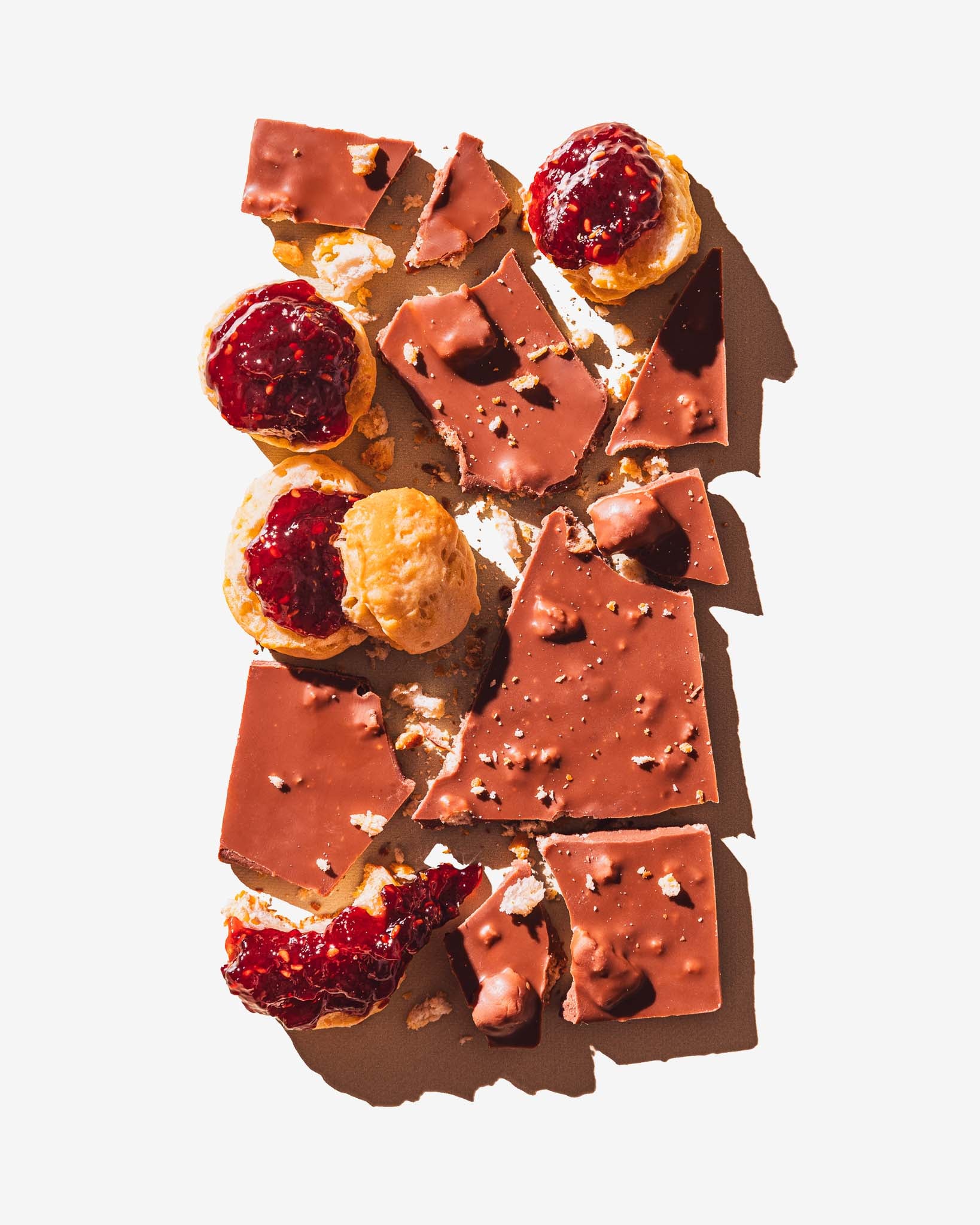 Delicious Scones & Jam Chocolate Bar - Gourmet British Treat for Afternoon Tea, Gifts & Dessert Lovers