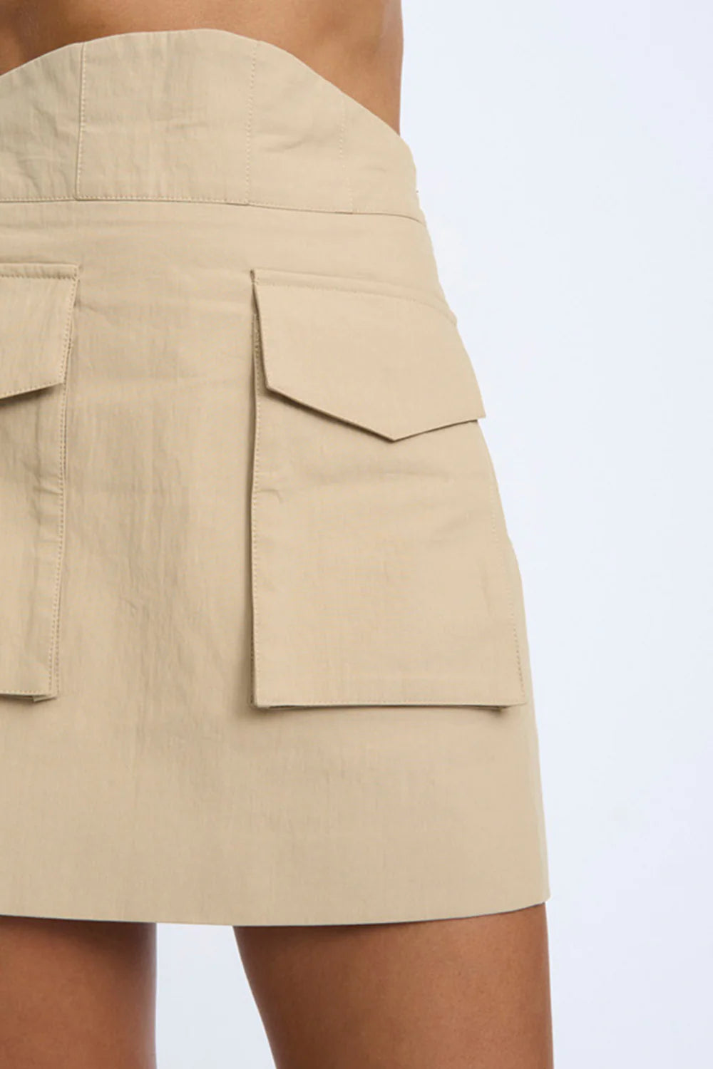 Curve Waist Cargo Mini Skirt for Women - Stylish Beige Utility Skirt for Casual Outfits & Streetwear Fashion
