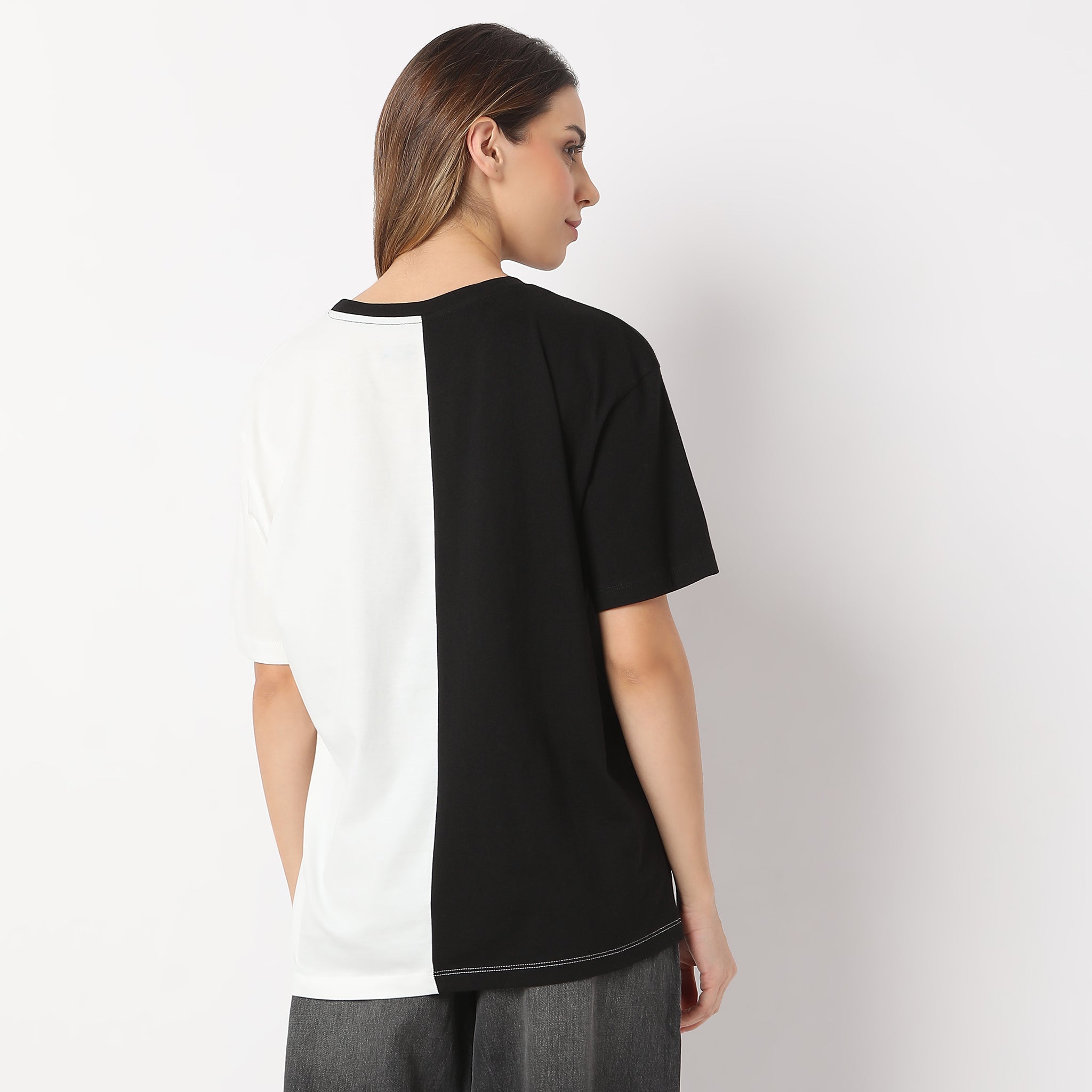 Oversized Graphic T-Shirt for Men & Women - Trendy Streetwear & Casual Wear - Perfect for Everyday Outfits, Parties, and Weekend Outings