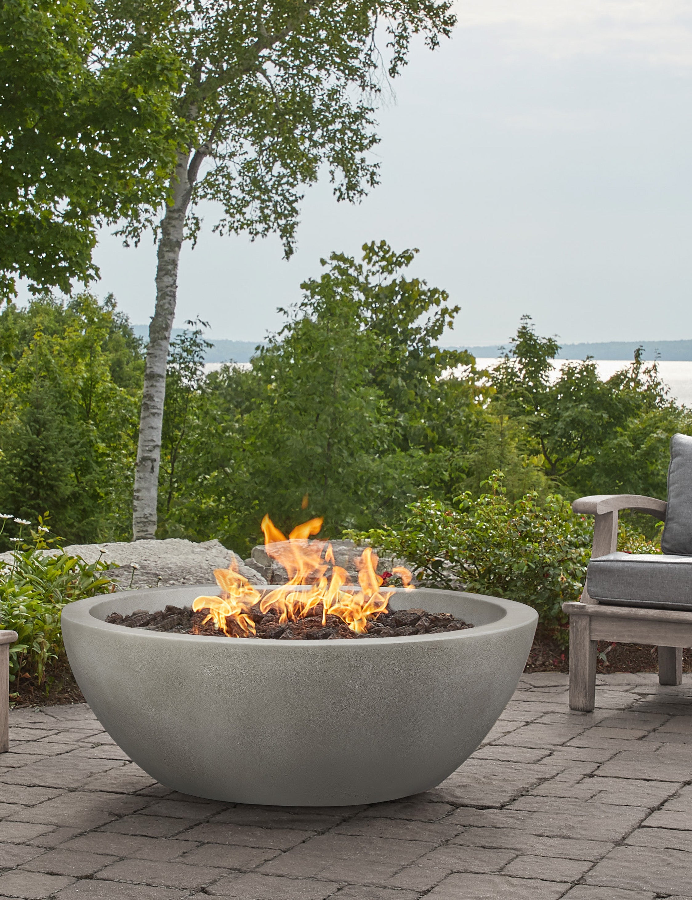 Benno Fire Bowl - Outdoor Fire Pit for Camping, Backyard, Patio & Garden - Portable & Durable Steel Fire Bowl for Wood Burning - Perfect for Bonfires, BBQs & Outdoor Gatherings