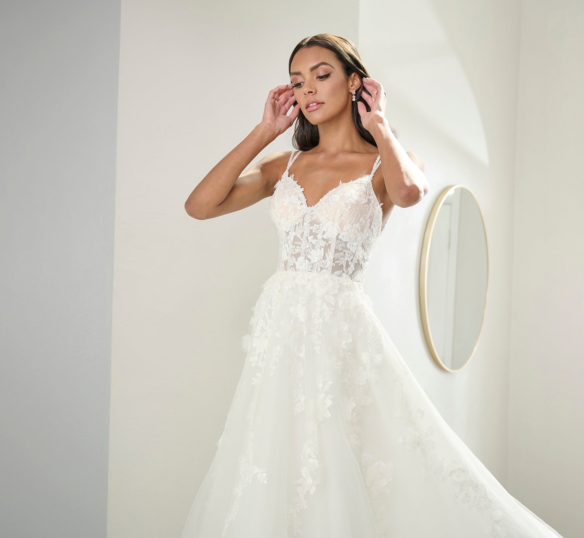 Ivory Tulle and Lace A-Line Wedding Gown - Elegant Bridal Dress for Church Ceremony, Beach Wedding, and Formal Reception