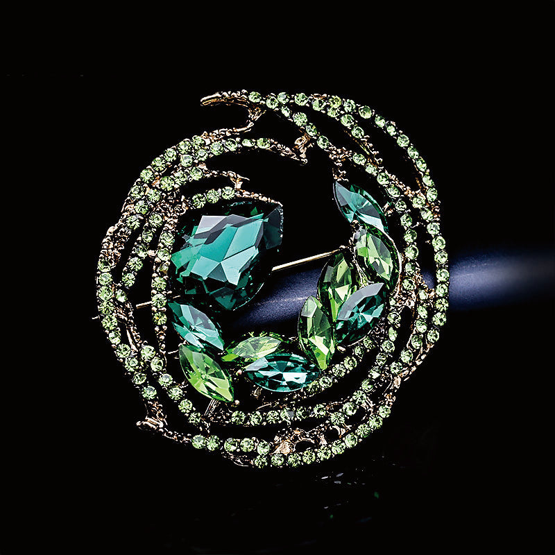 Stylish Artificial Crystal Rhinestones Geometric Round Brooch for Women - Perfect for Dresses, Jackets, and Formal Occasions