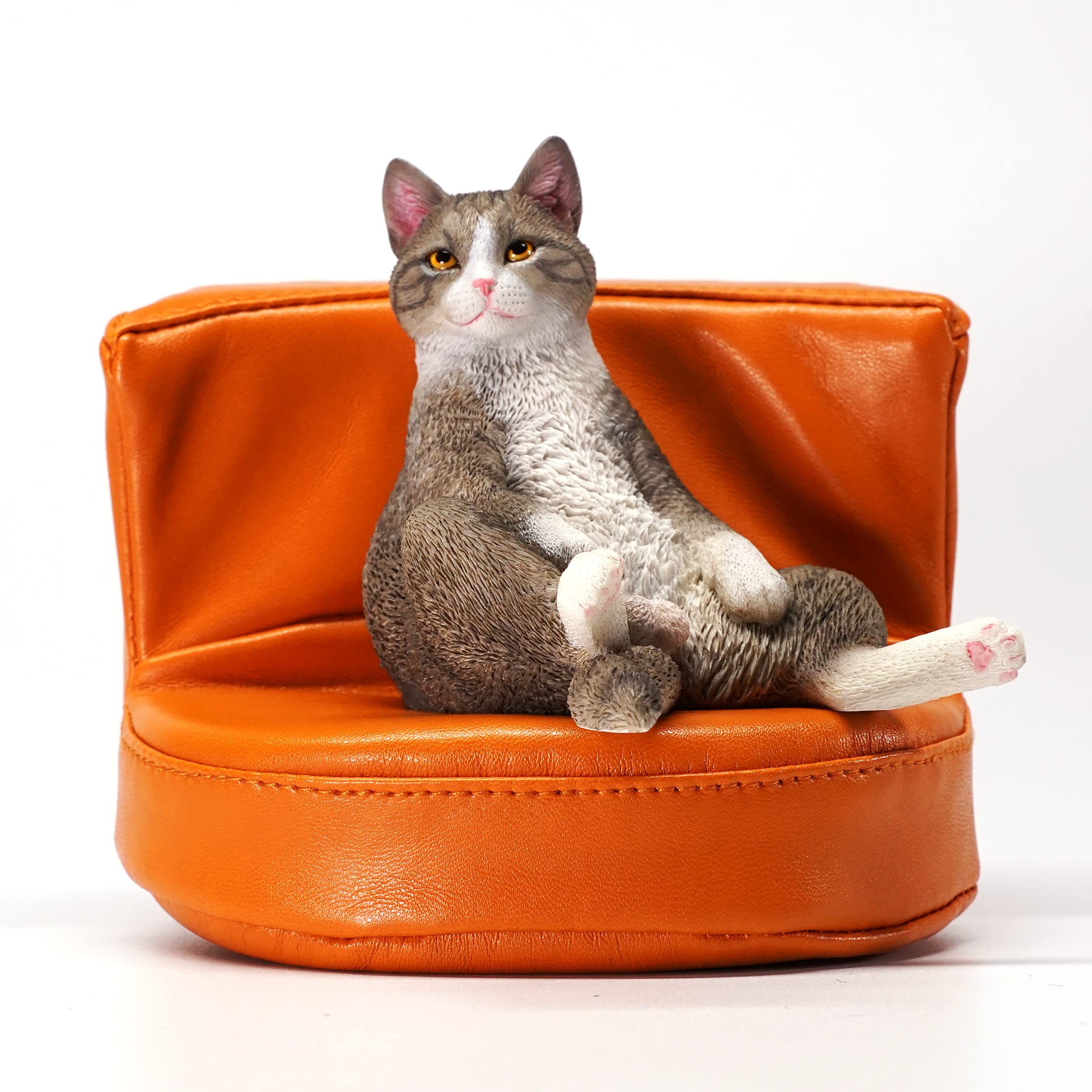 JXK Orange Cat Resin Figurine - Handcrafted Cat Statue for Home & Office Desk Decor, Durable Polyresin with Intricate Details - Perfect Gift for Cat Lovers (Ideal for Bookshelf Display, Coffee Table Centerpiece, or Gift for Pet Enthusiasts)