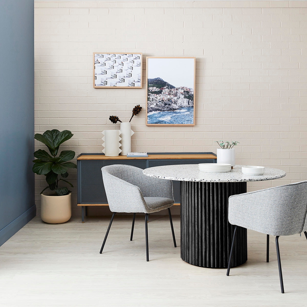 Modern Cosmos Terrazzo Dining Table - Round/Extendable Marble Top with Metal Base - Perfect for Kitchen, Dining Room & Outdoor Entertaining