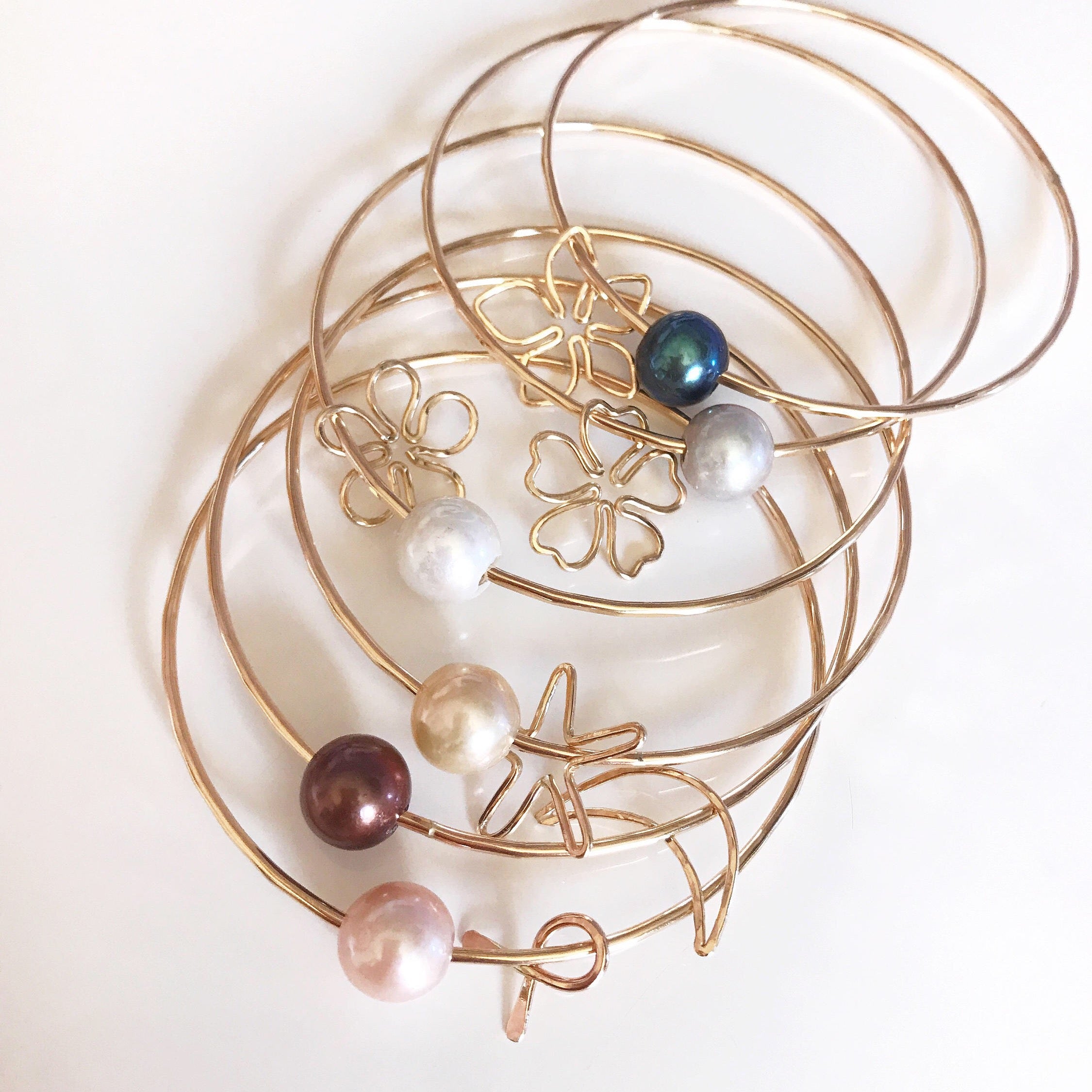 Elegant Starfish Charm Bangle with Freshwater Pearl - Perfect for Beach Weddings, Summer Vacations & Boho Fashion (B347)