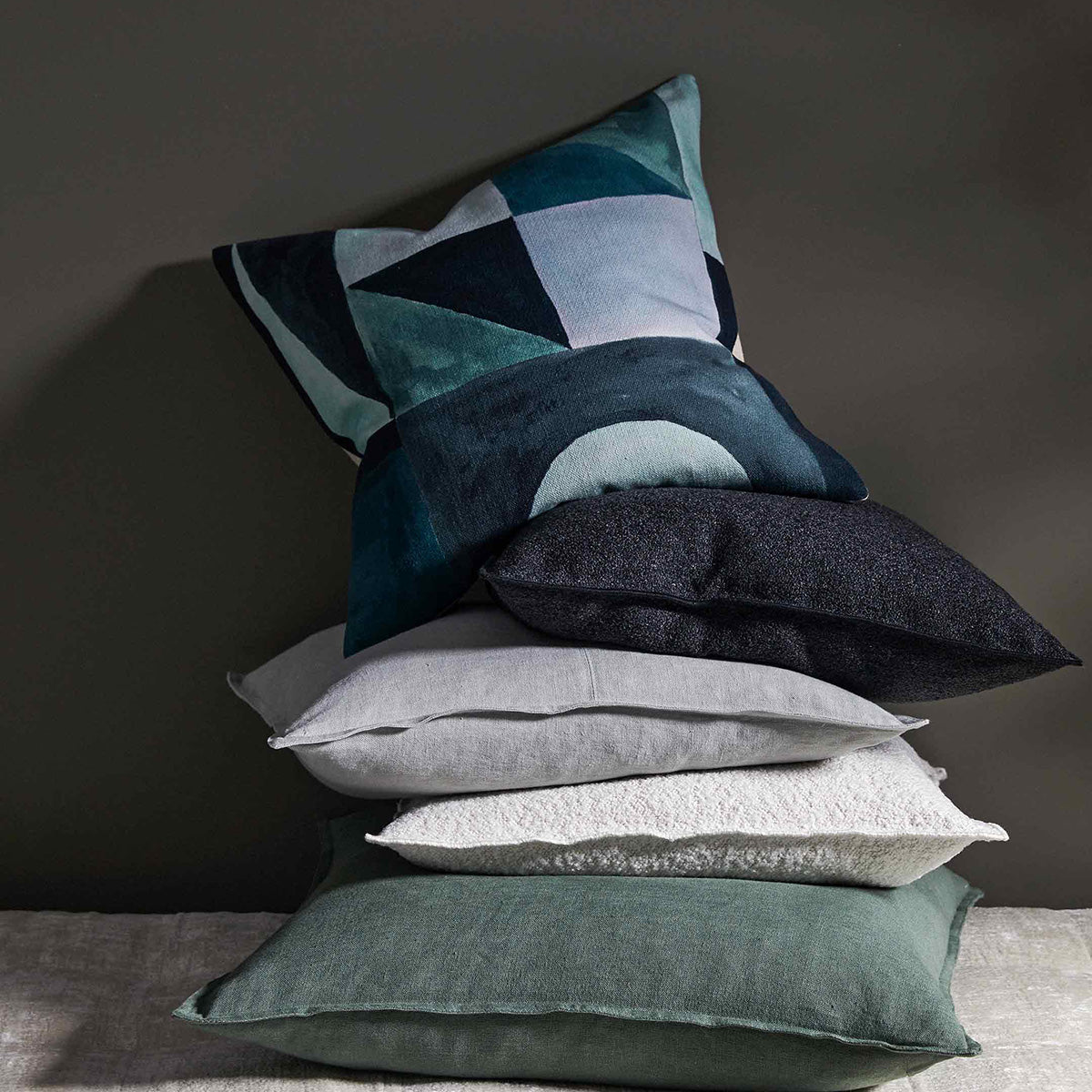 Como Square Cushion - Soft Decorative Throw Pillow for Sofa, Bed, Chair - Perfect for Living Room, Bedroom & Outdoor Decor