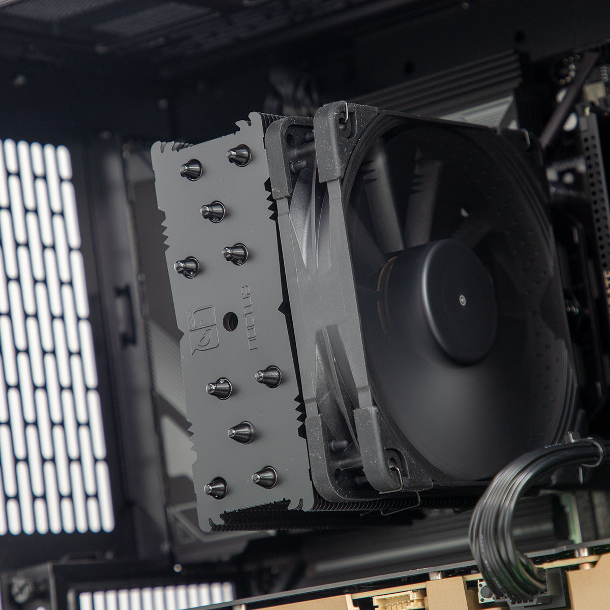 Chinkapin AMP RTX 5090 Ryzen 7 9800X3D High-Performance Gaming PC Desktop - Ultimate 4K Gaming & VR Ready for Esports & Streaming