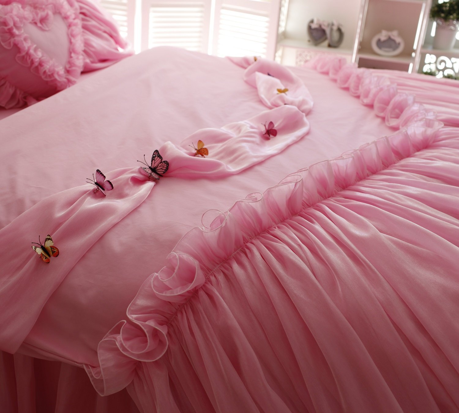 LELVA Luxury Korean Girls Bedding Set - Romantic Lace Ruffle Duvet Cover Sets for Princess Bedroom (4pcs, Pink, King Size) | Perfect for Kids Room, Teen Bedroom & Gift Giving