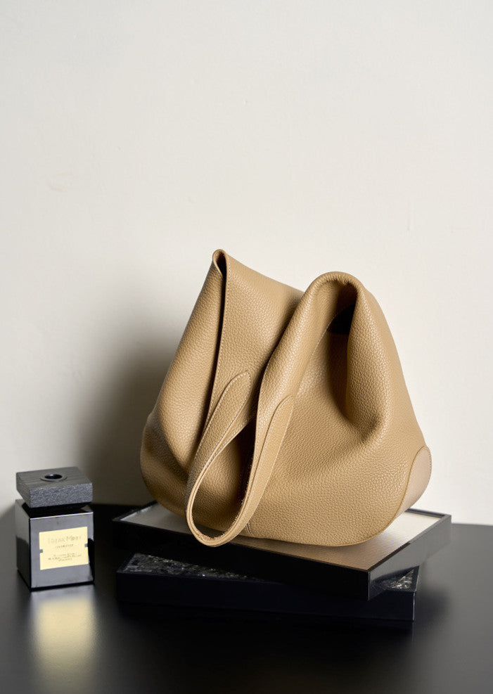 Stylish and Lightweight Shoulder Bag for Women - Perfect for Work, Travel, and Everyday Use