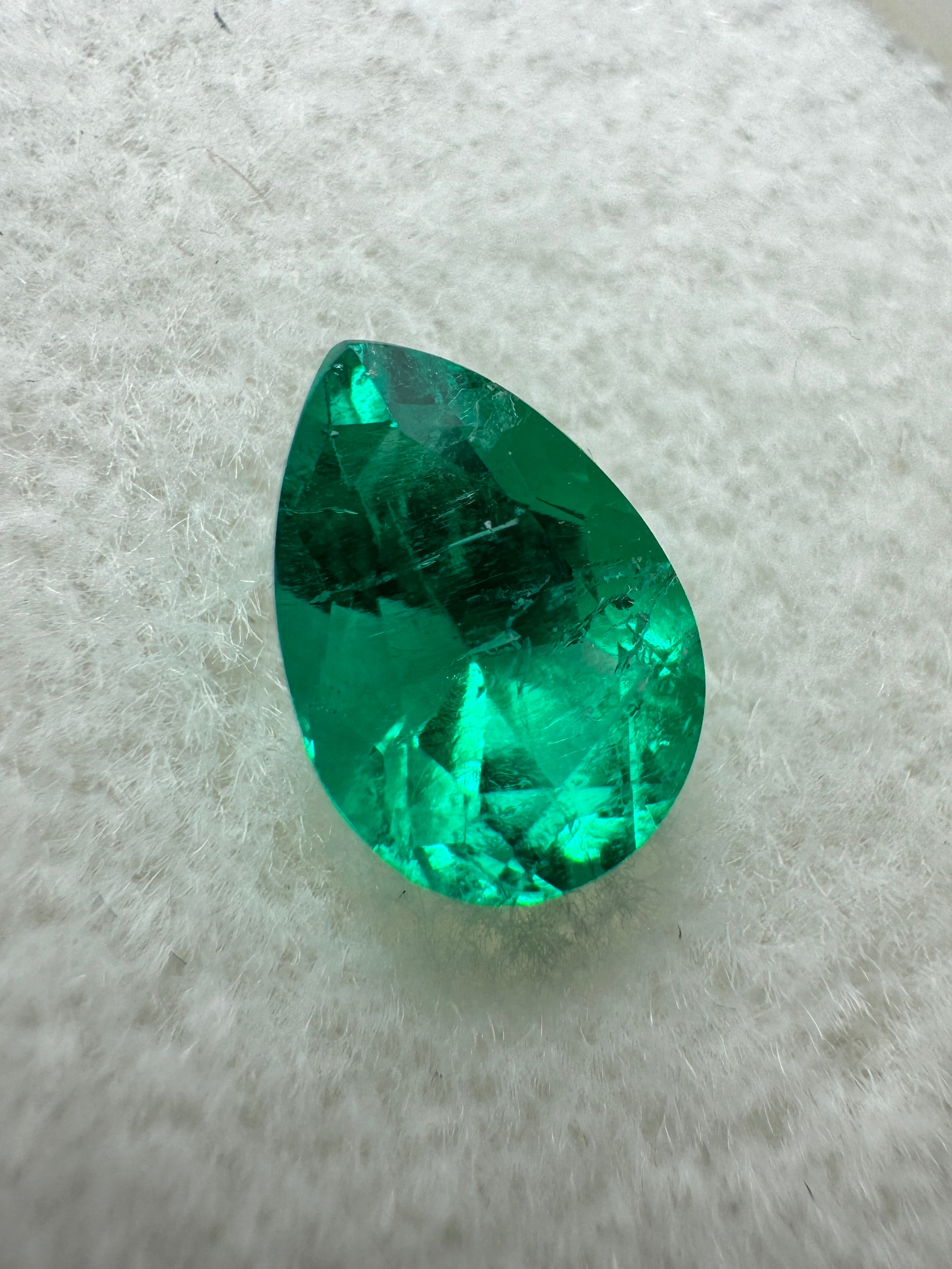 1.0 Carat 8x5.5mm AAA+ Natural Loose Colombian Emerald Pear Cut Gemstone for Jewelry Making, Engagement Rings & Fine Collections