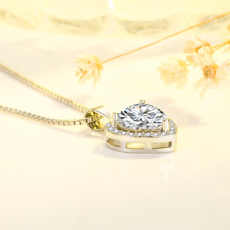2023 New White Diamond Imitation Moissanite Heart Pendant Necklace - 14K Gold Plated Dainty Collarbone Chain for Women, Girlfriend Jewelry Gift for Valentine's Day, Anniversary & Birthday - Perfect for Romantic Occasions & Special Moments