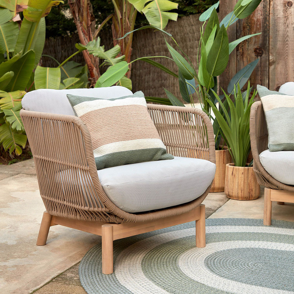 Catalina Armchair - Modern Accent Chair for Living Room, Bedroom & Office - Upholstered Lounge Chair with Wooden Legs - Perfect for Reading, Relaxing & Decorating Your Home