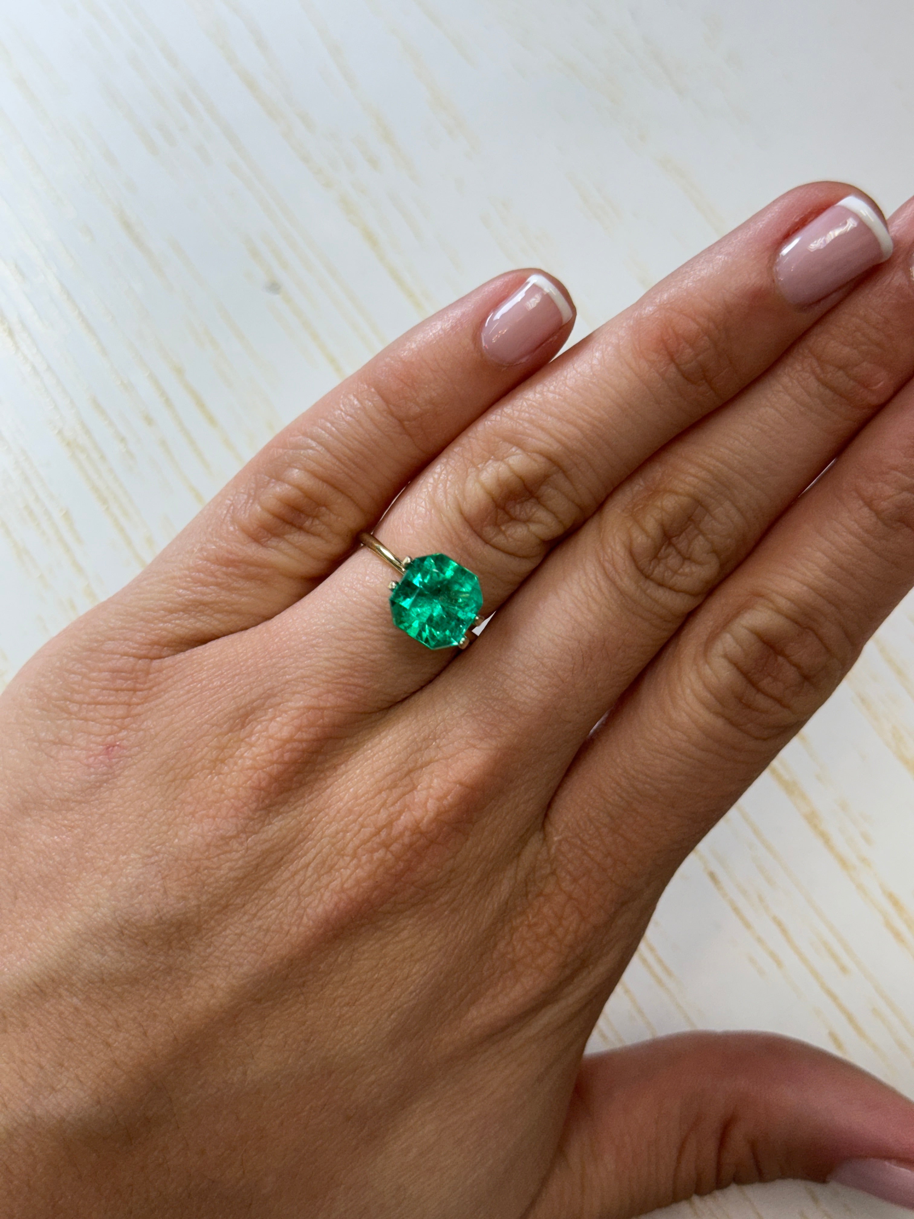 4.18 Carat 10x9.5mm Vibrant Loose Colombian Emerald Gemstone - Asscher Cut for Jewelry Making, Engagement Rings & Luxury Gifts