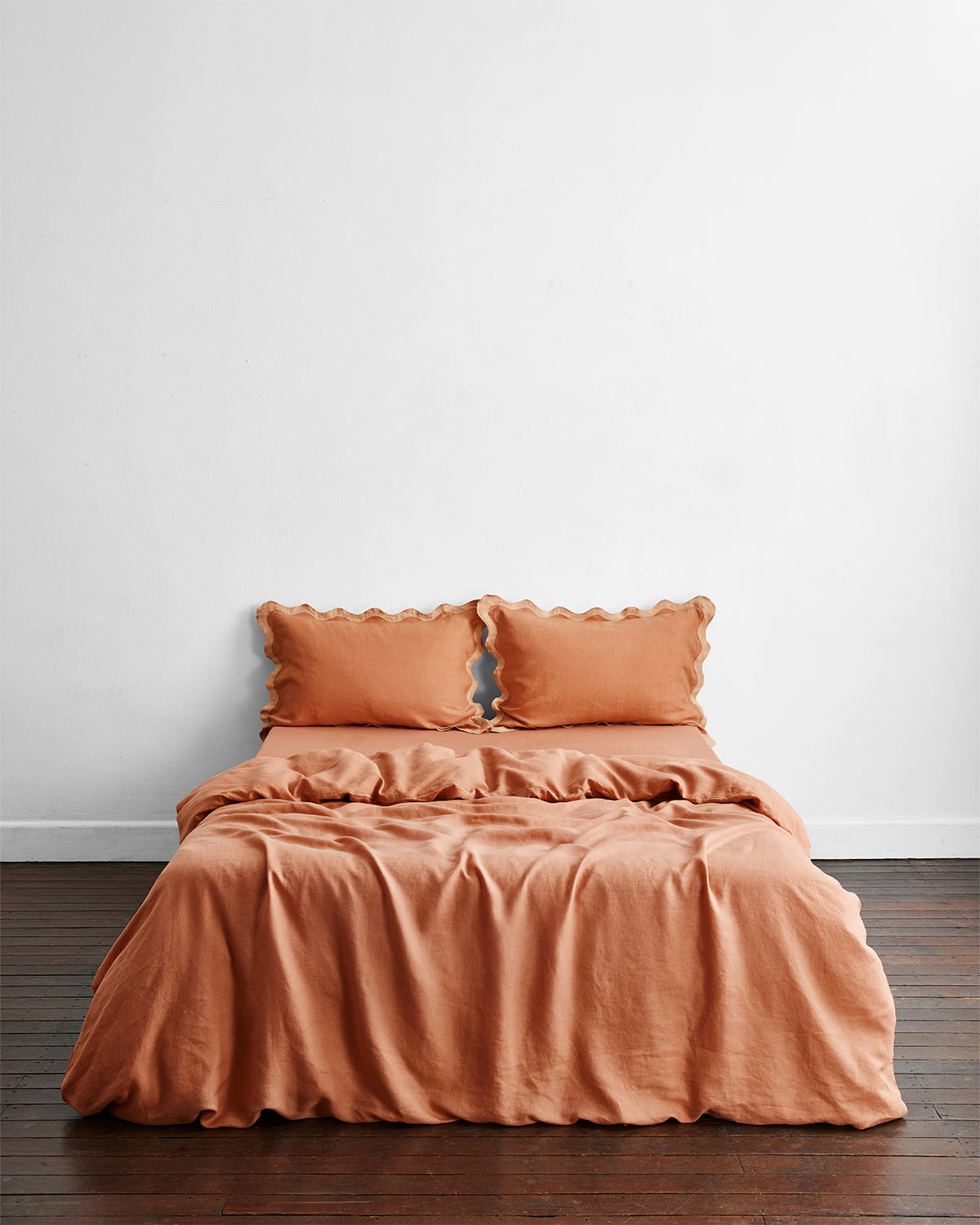 Premium 100% French Flax Linen Pillowcase Set (2-Pack) - Hazelnut & Terracotta Scalloped Edge - Luxury Bedding for Home, Hotel & Airbnb Decor