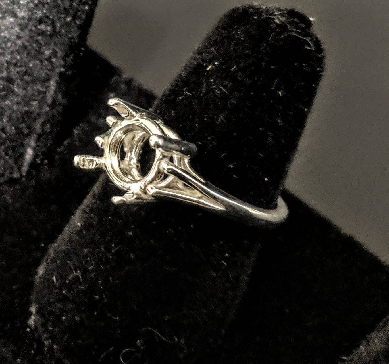 Sterling Silver 9mm-15mm Round 4 Prong Pre-Notched Blank Ring Shank Setting - Size 7 (163-496) - Perfect for Jewelry Making, DIY Crafting & Engagement Ring Designs