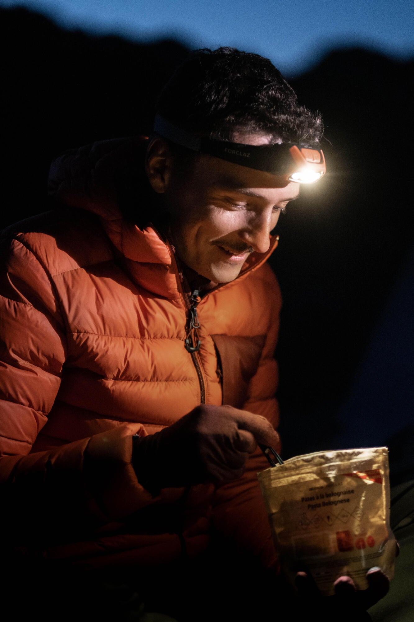Simond Forclaz HL900 USB V3 600 Lumen Rechargeable Headlamp - Bright LED Head Torch for Camping, Hiking, Running & Outdoor Adventures