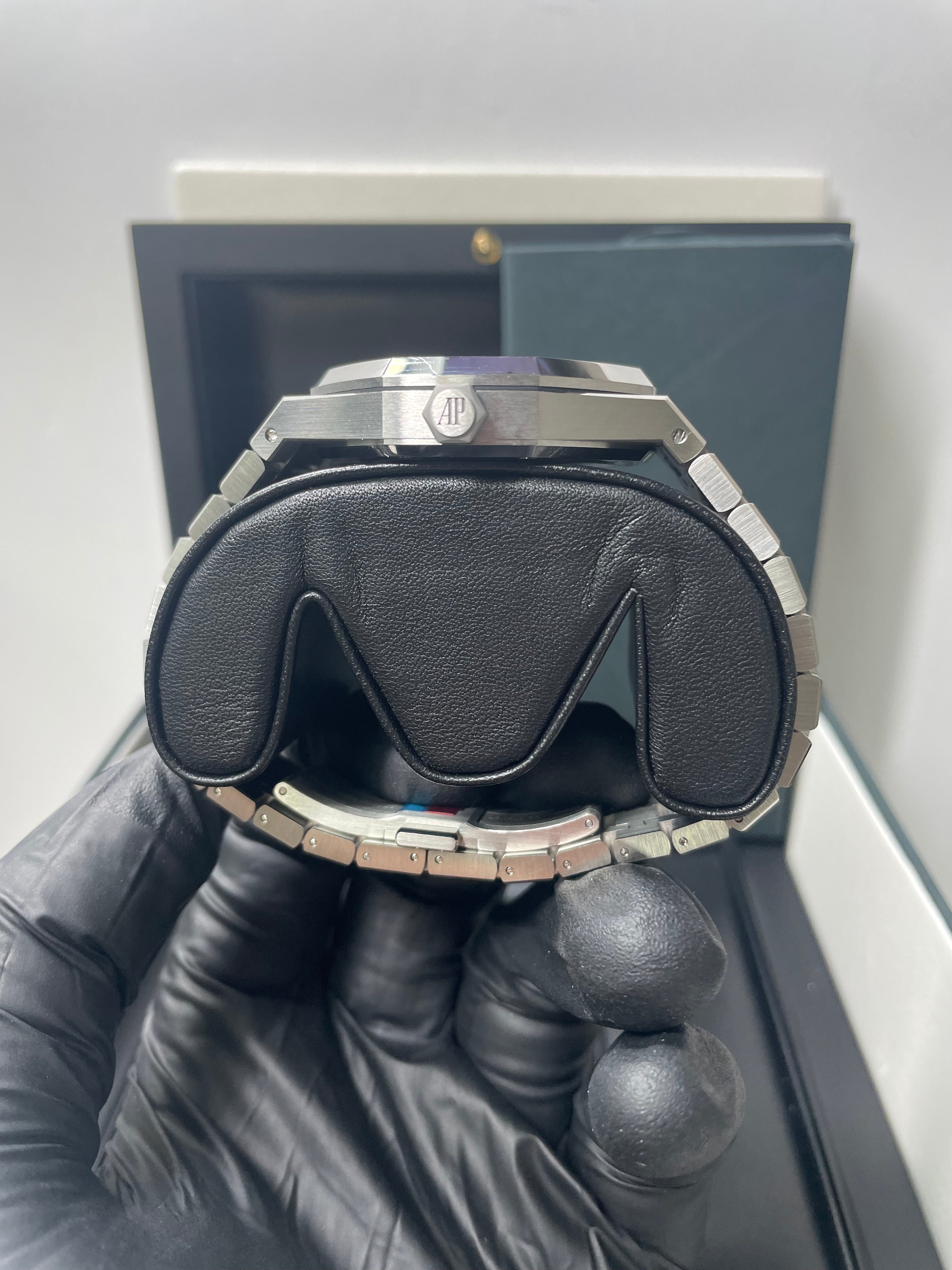 Audemars Piguet Royal Oak 15500ST.OO.1220ST.04 - Self-Winding Stainless Steel Watch with Silver Dial | Luxury Timepiece for Business, Formal Events & Collectors