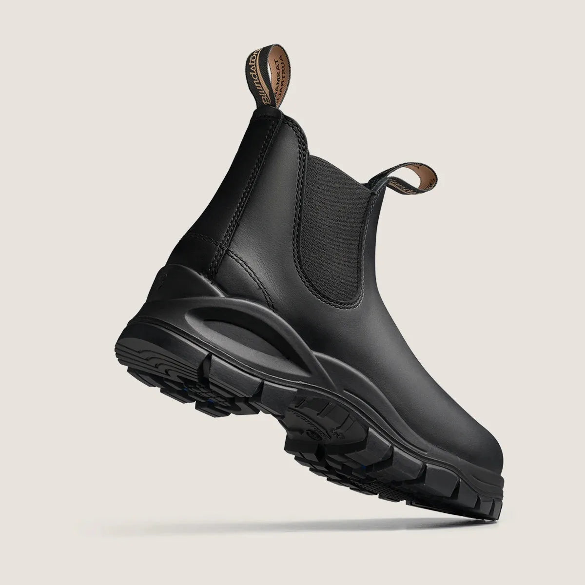 Blundstone 2240 Black Chelsea Boots for Men & Women - Waterproof & Comfortable Leather Ankle Boots for Work, Hiking & Outdoor Activities