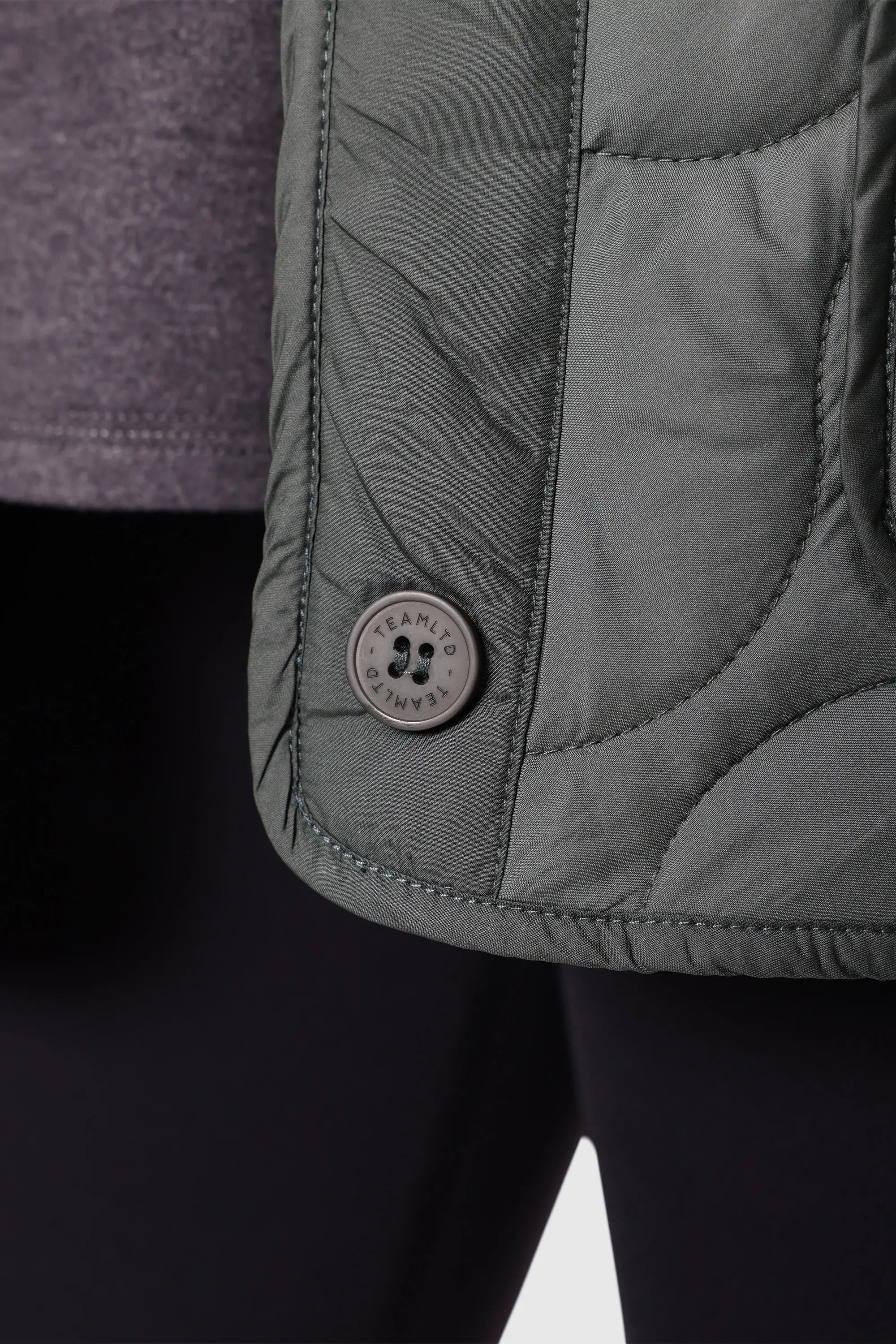 Quilted Jacket for Women - Lightweight Green Puffer Coat with Warm Filling, Water-Resistant Outdoor Winter Jacket - Perfect for Hiking, Skiing & Cold Weather Fashion