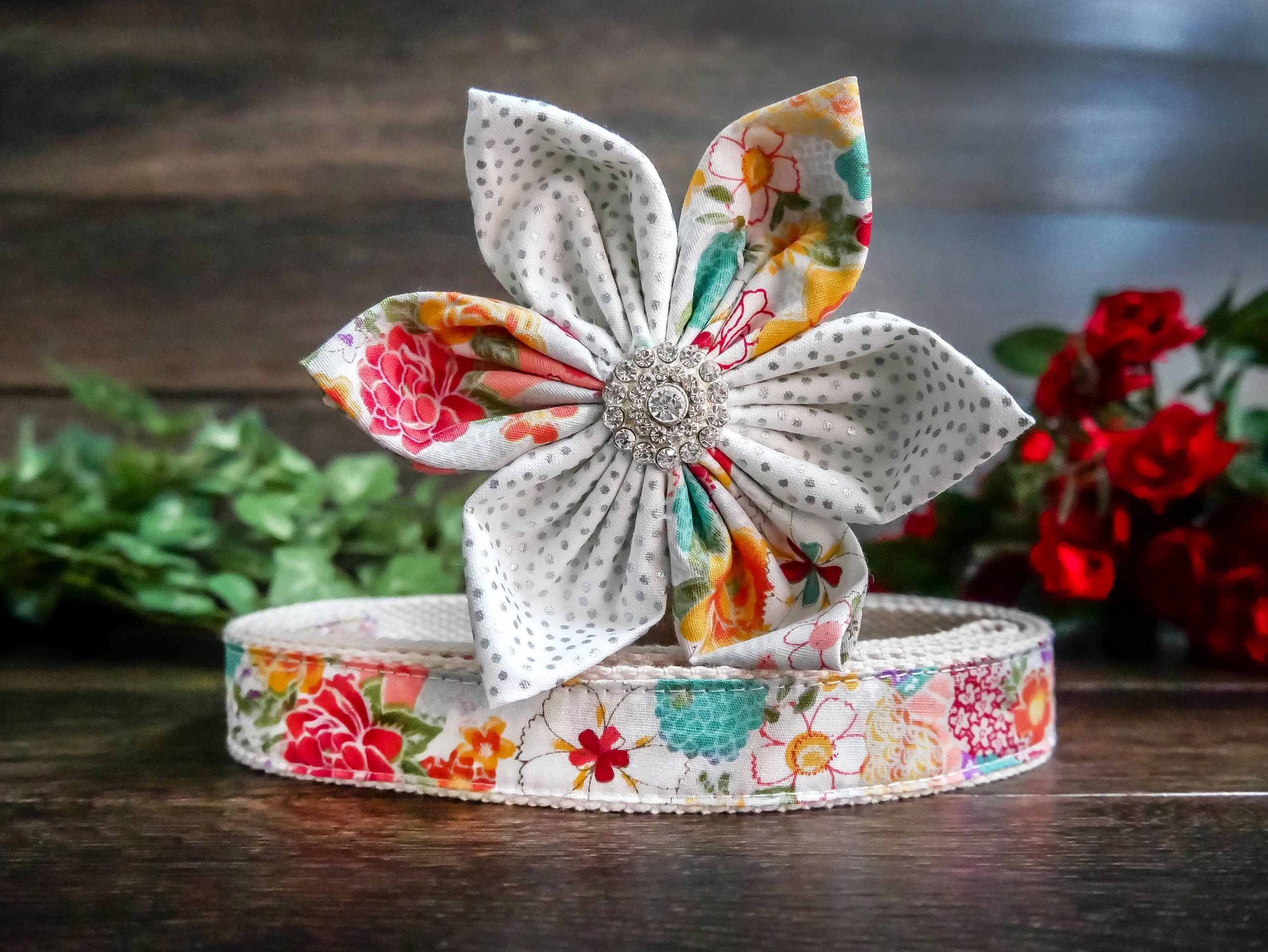 Japanese Kimono Dog Collar with White Floral Design - Traditional Style Pet Accessory for Small & Medium Dogs - Perfect for Costume Parties, Photo Shoots & Special Occasions